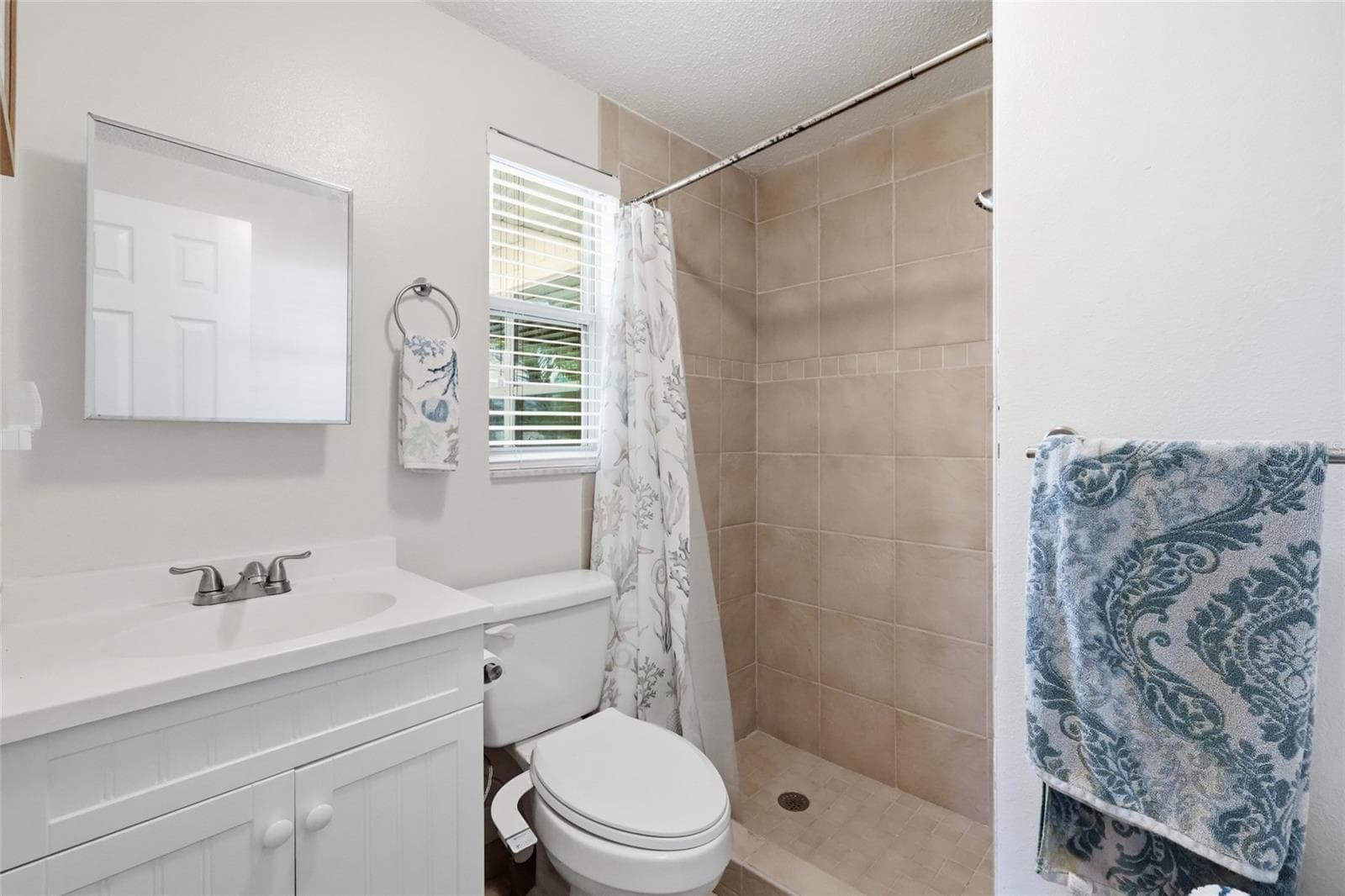 primary ensuite bathroom - 5008 27TH AVE W, BRADENTON