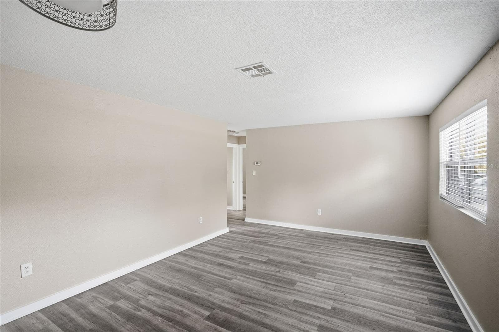 Single Family Residence at 1514 CREST AVE, LEESBURG, photo 8 of 24