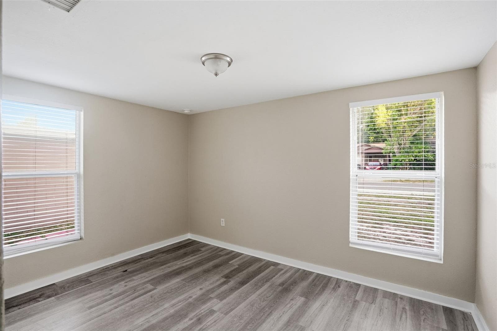 Single Family Residence at 1514 CREST AVE, LEESBURG, photo 14 of 24