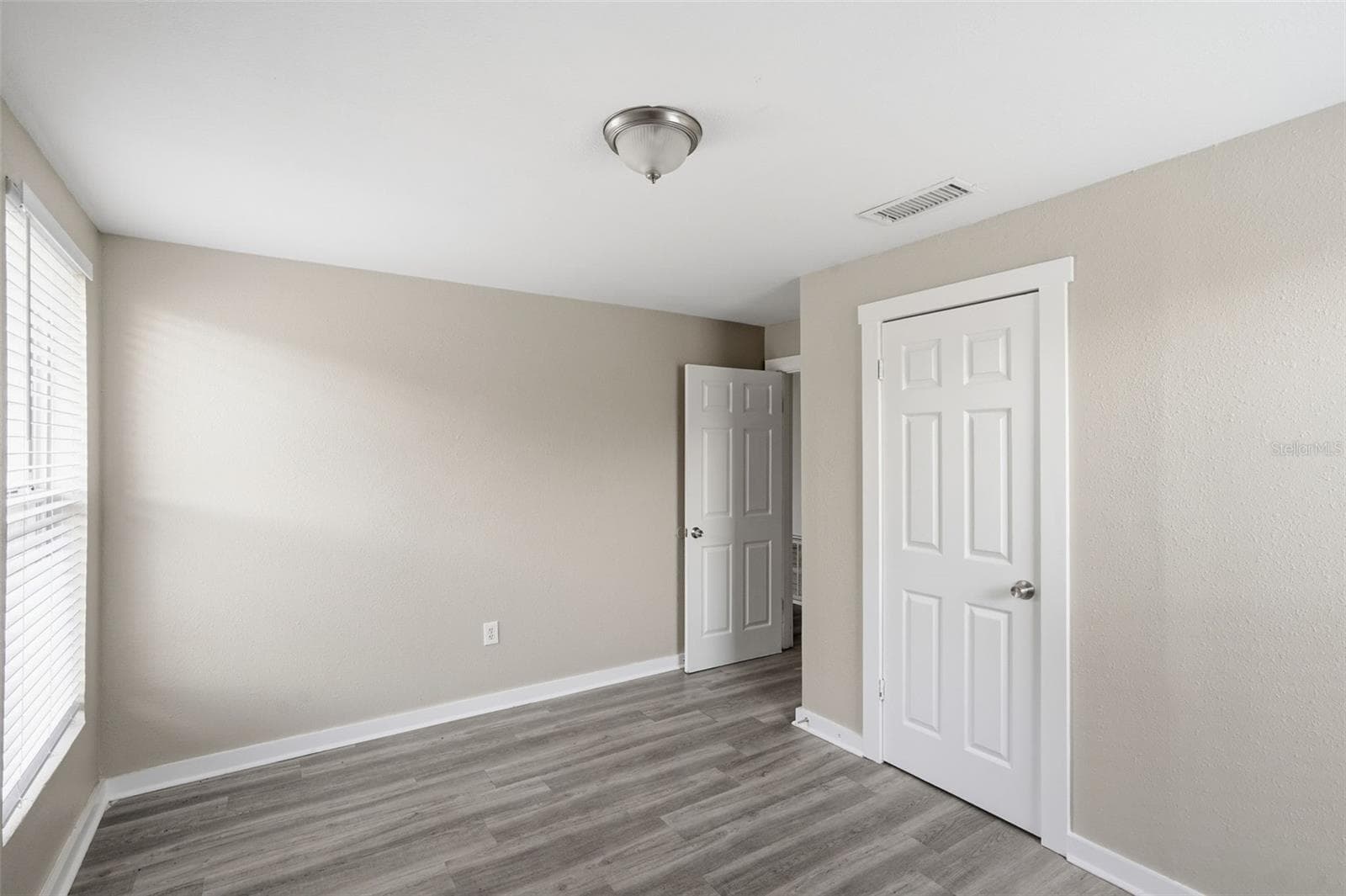 Single Family Residence at 1514 CREST AVE, LEESBURG, photo 15 of 24