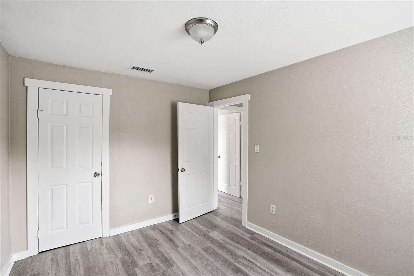 Single Family Residence at 1514 CREST AVE, LEESBURG, photo 17 of 24