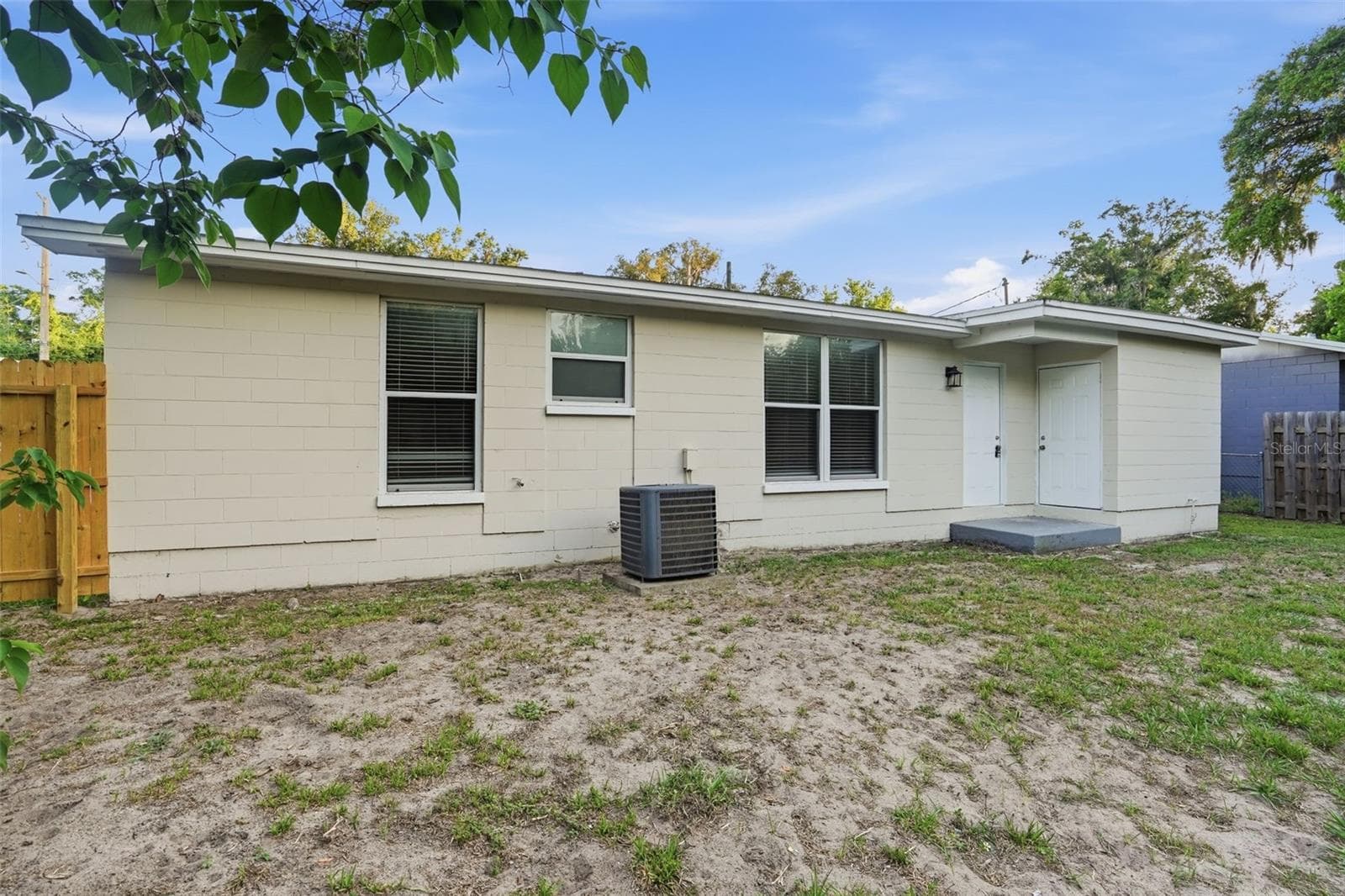 Single Family Residence at 1514 CREST AVE, LEESBURG, photo 22 of 24