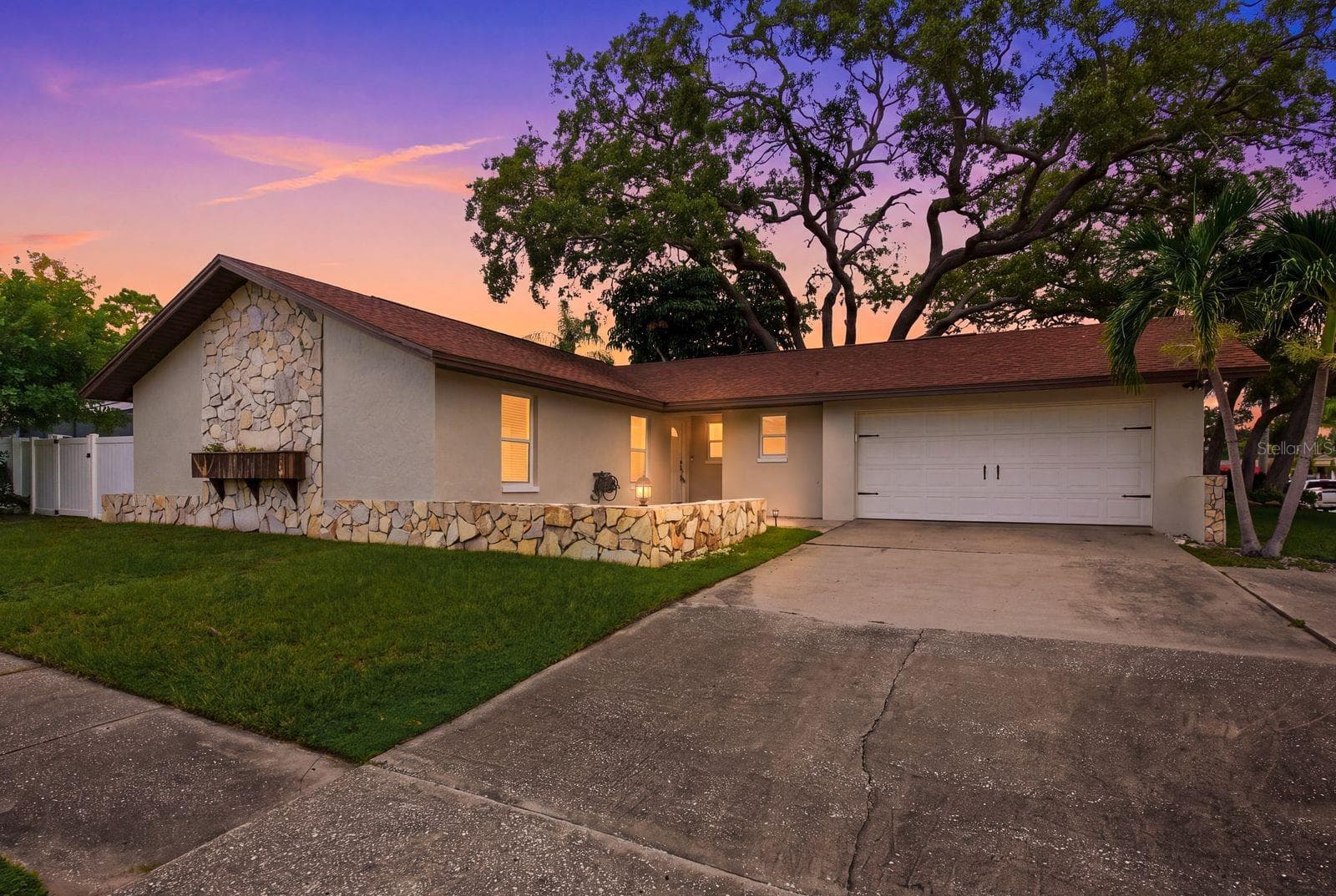 Welcome home! Beautifully updated and HIGH & DRY. ?? - 12620 115TH ST, LARGO