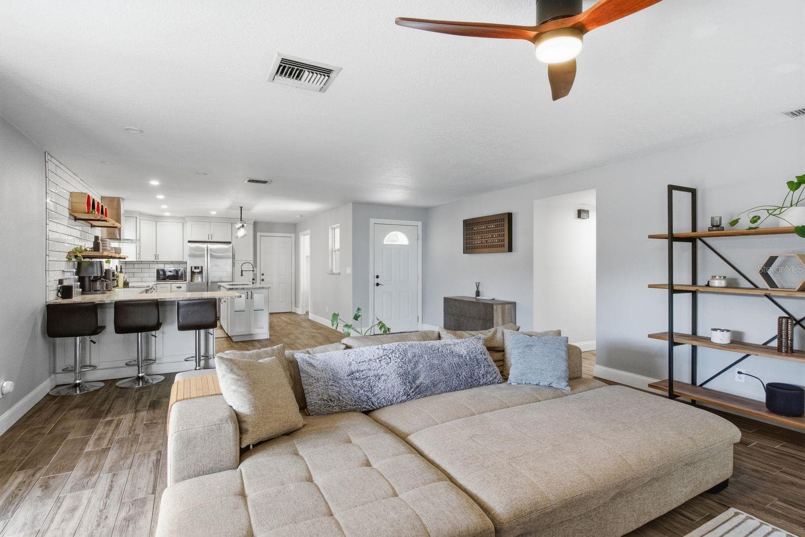 Plenty of room to entertain and unwind. - 12620 115TH ST, LARGO