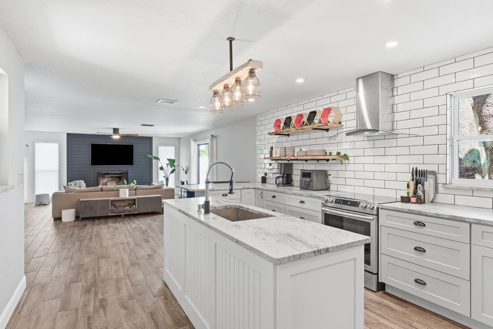 Leathered granite + tons of cabinetry. - 12620 115TH ST, LARGO