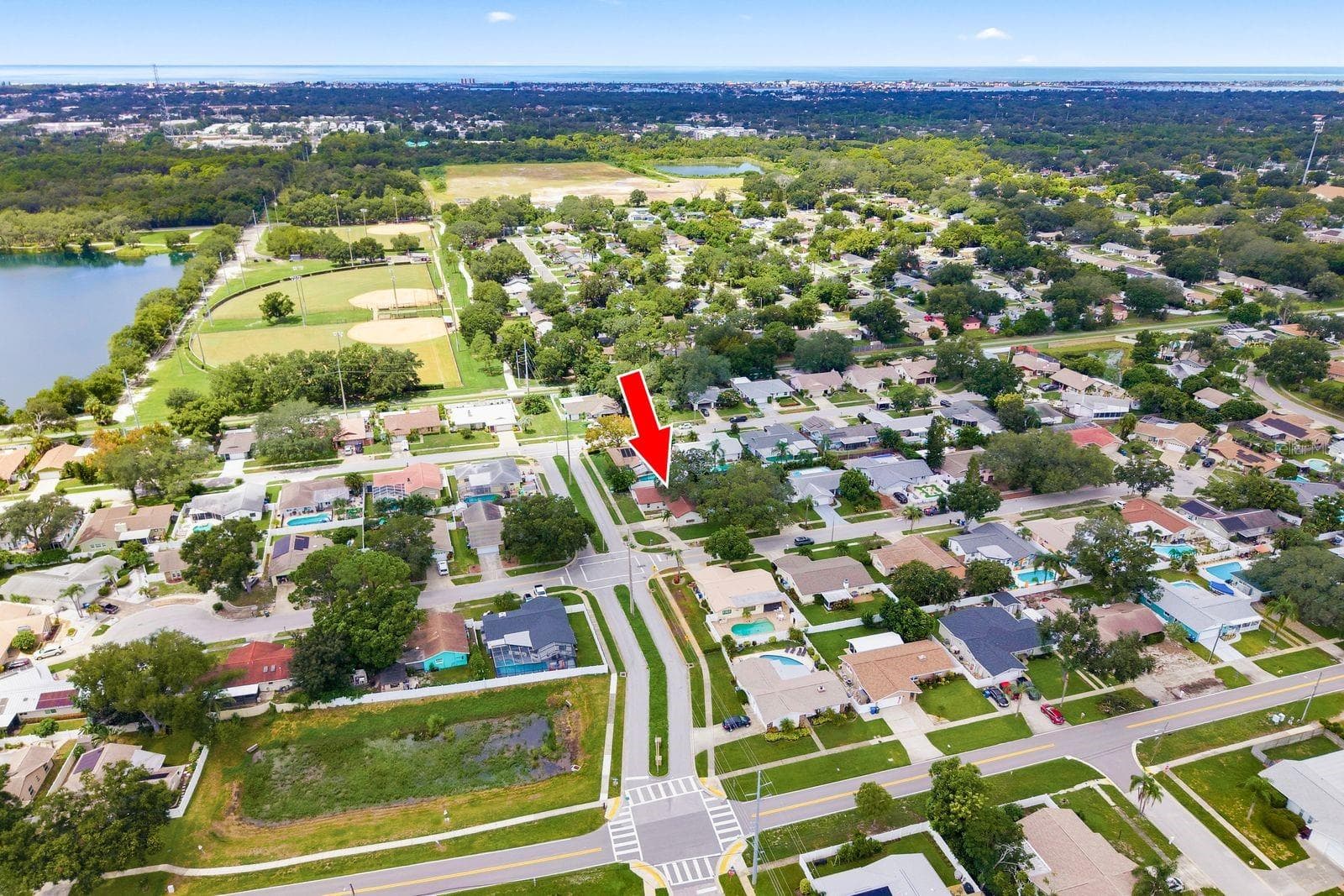 HIGH AND DRY with an amazing location! - 12620 115TH ST, LARGO