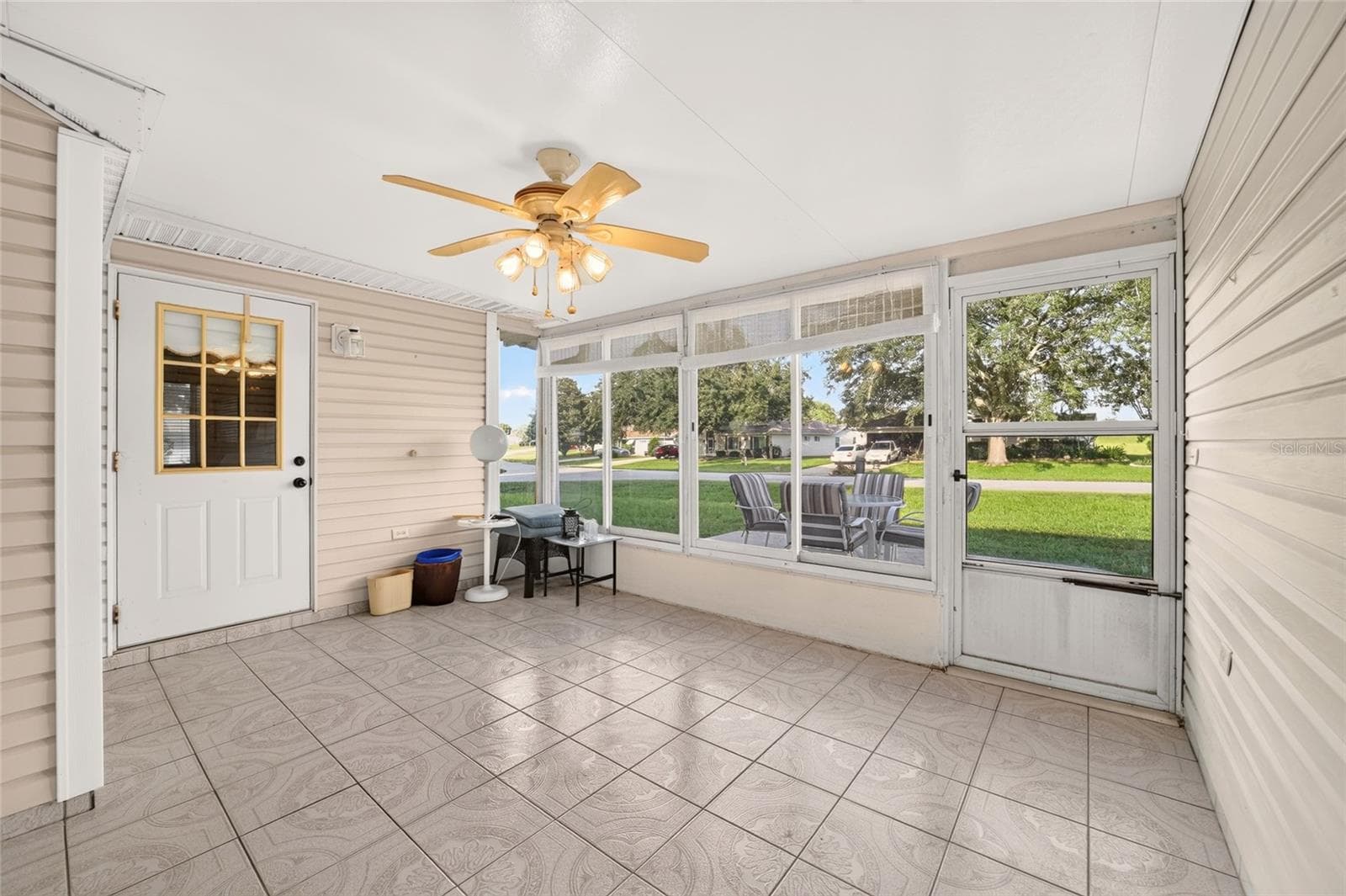 screened back porch - 8661 SW 65TH TER, OCALA