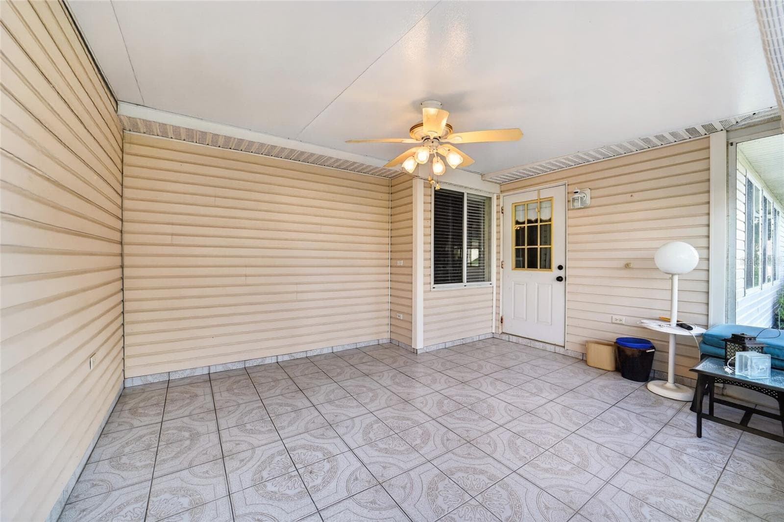 screened back porch - 8661 SW 65TH TER, OCALA