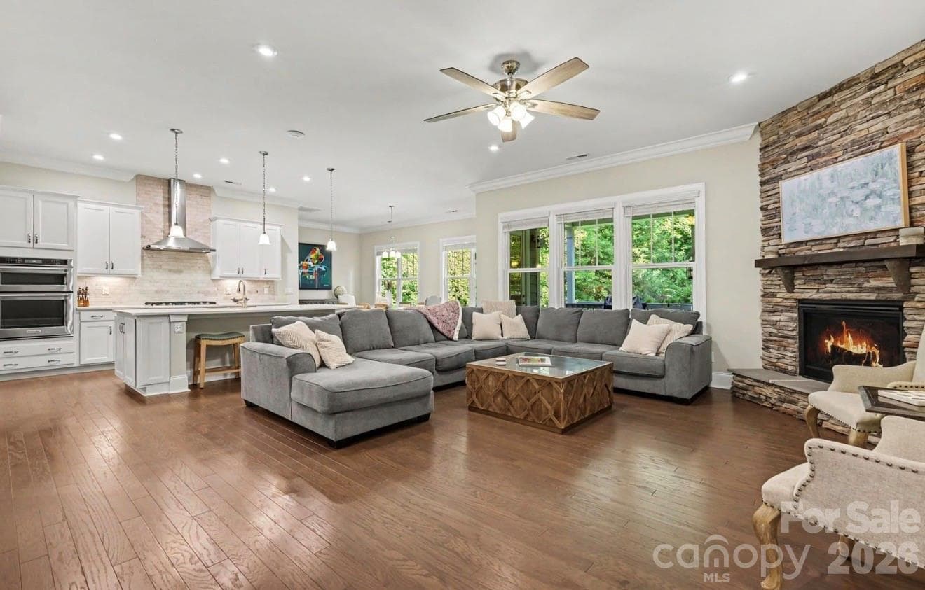 Single Family Residence at 113 Cross Current Lane, Belmont, photo 12 of 46