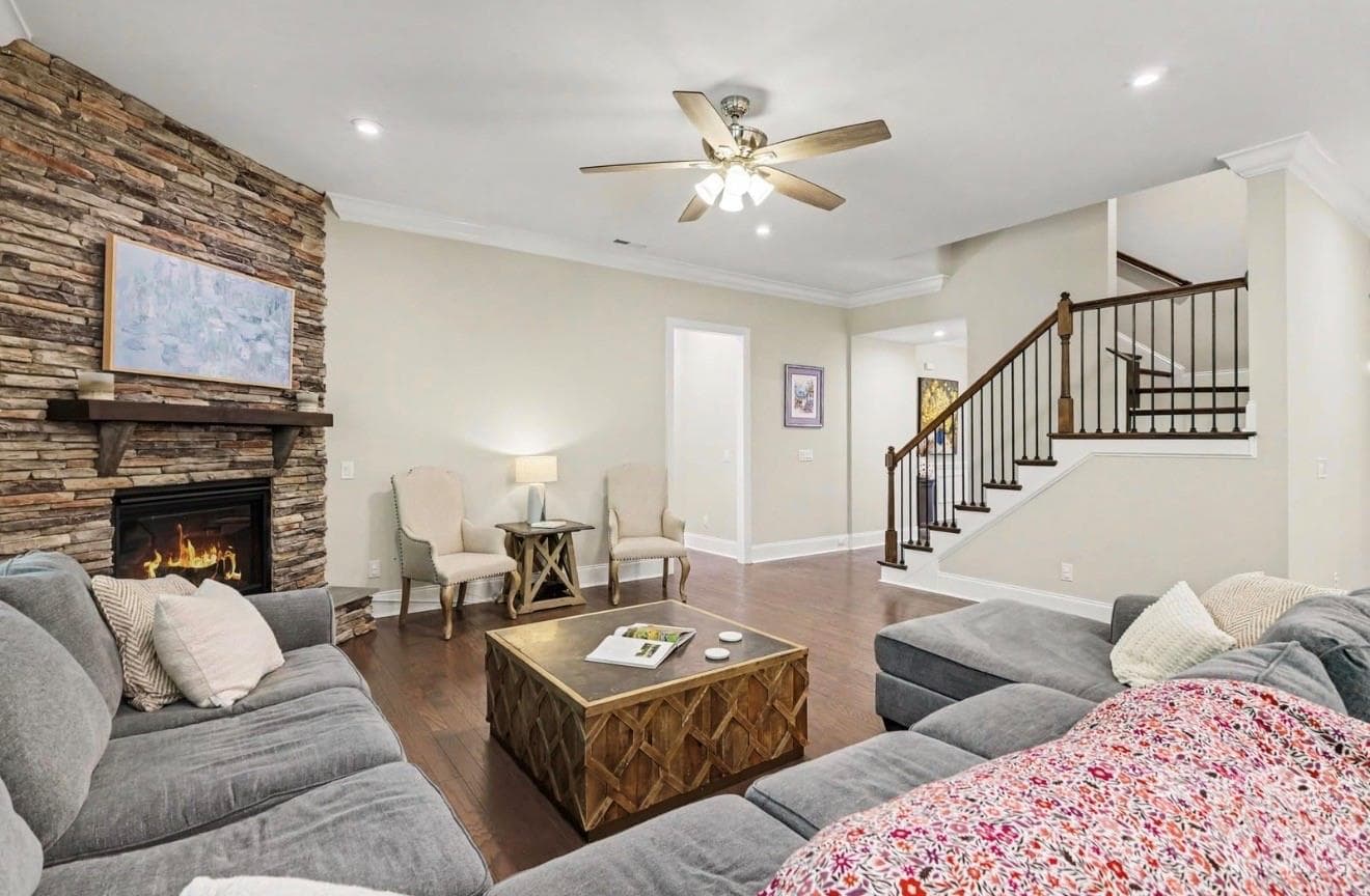 Single Family Residence at 113 Cross Current Lane, Belmont, photo 13 of 46
