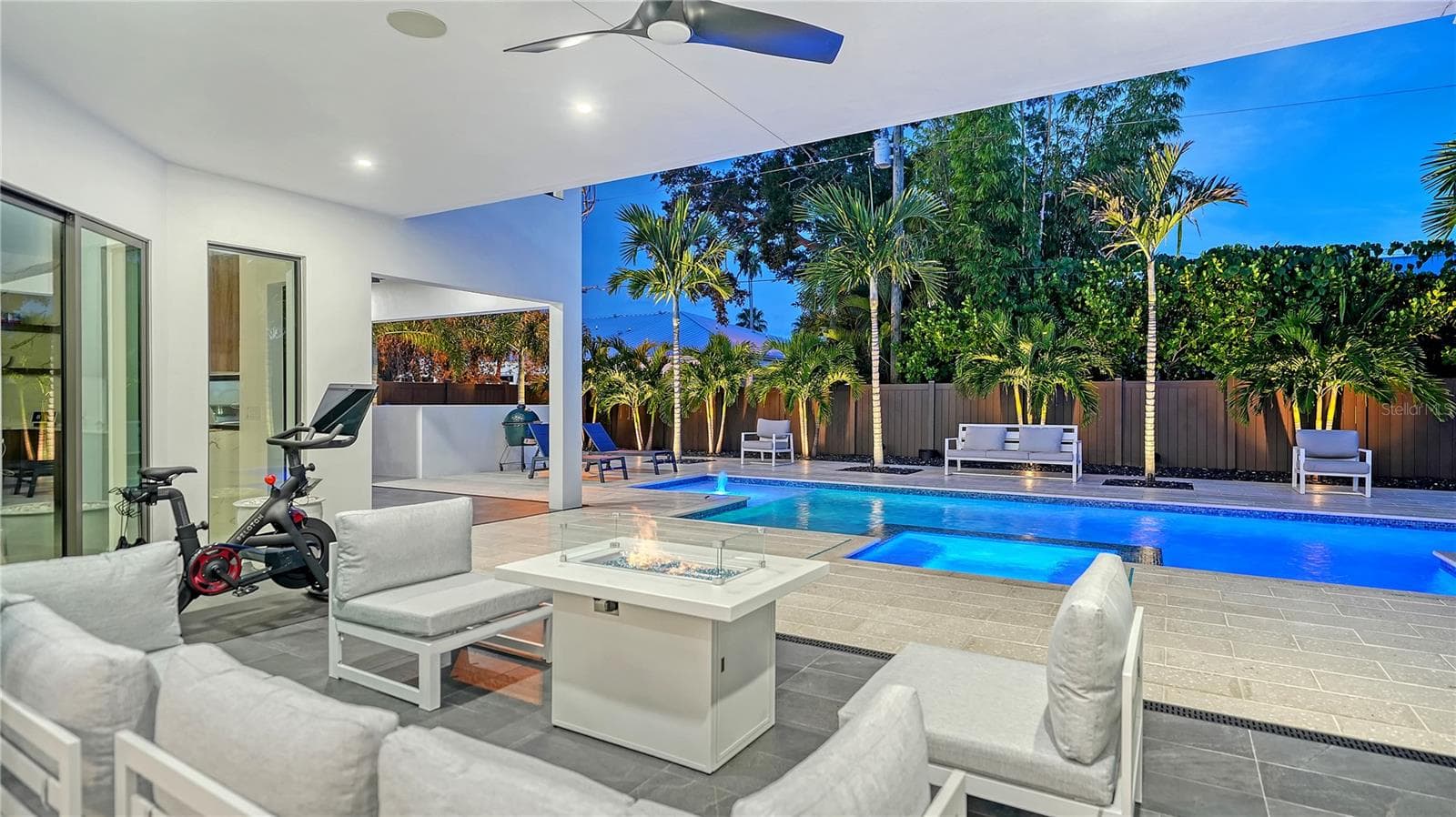 Single Family Residence at 1960 BOYCE ST, SARASOTA, photo 18 of 61
