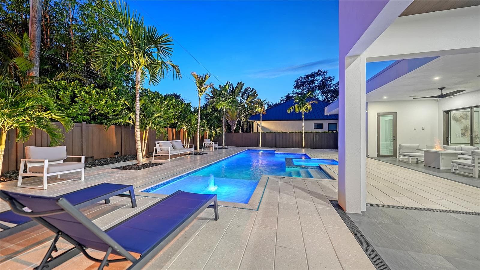 Single Family Residence at 1960 BOYCE ST, SARASOTA, photo 19 of 61