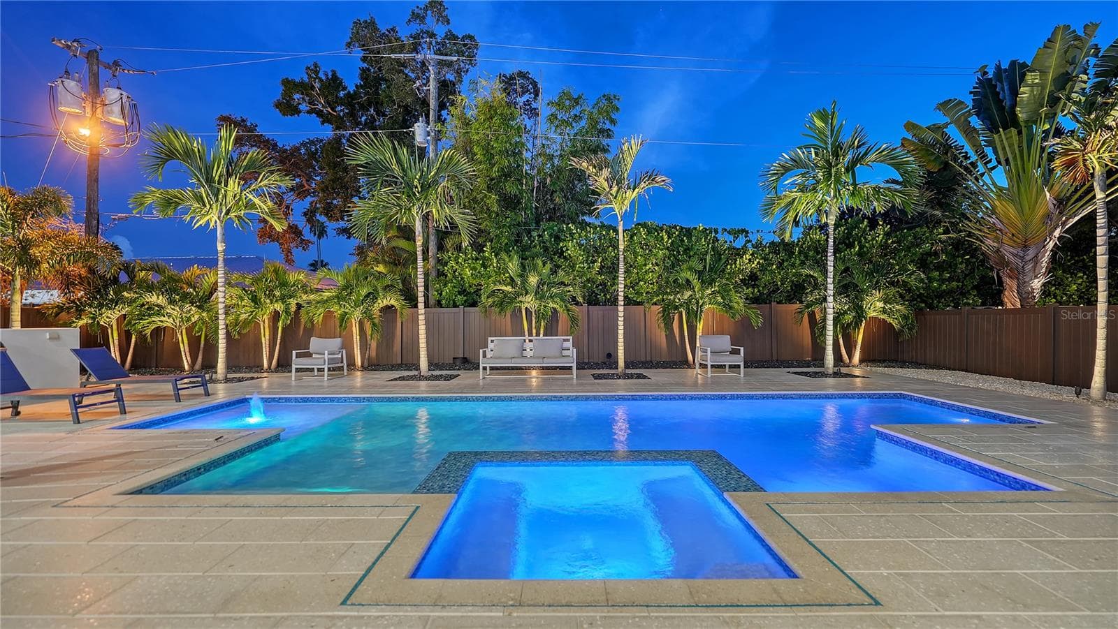 Single Family Residence at 1960 BOYCE ST, SARASOTA, photo 21 of 61