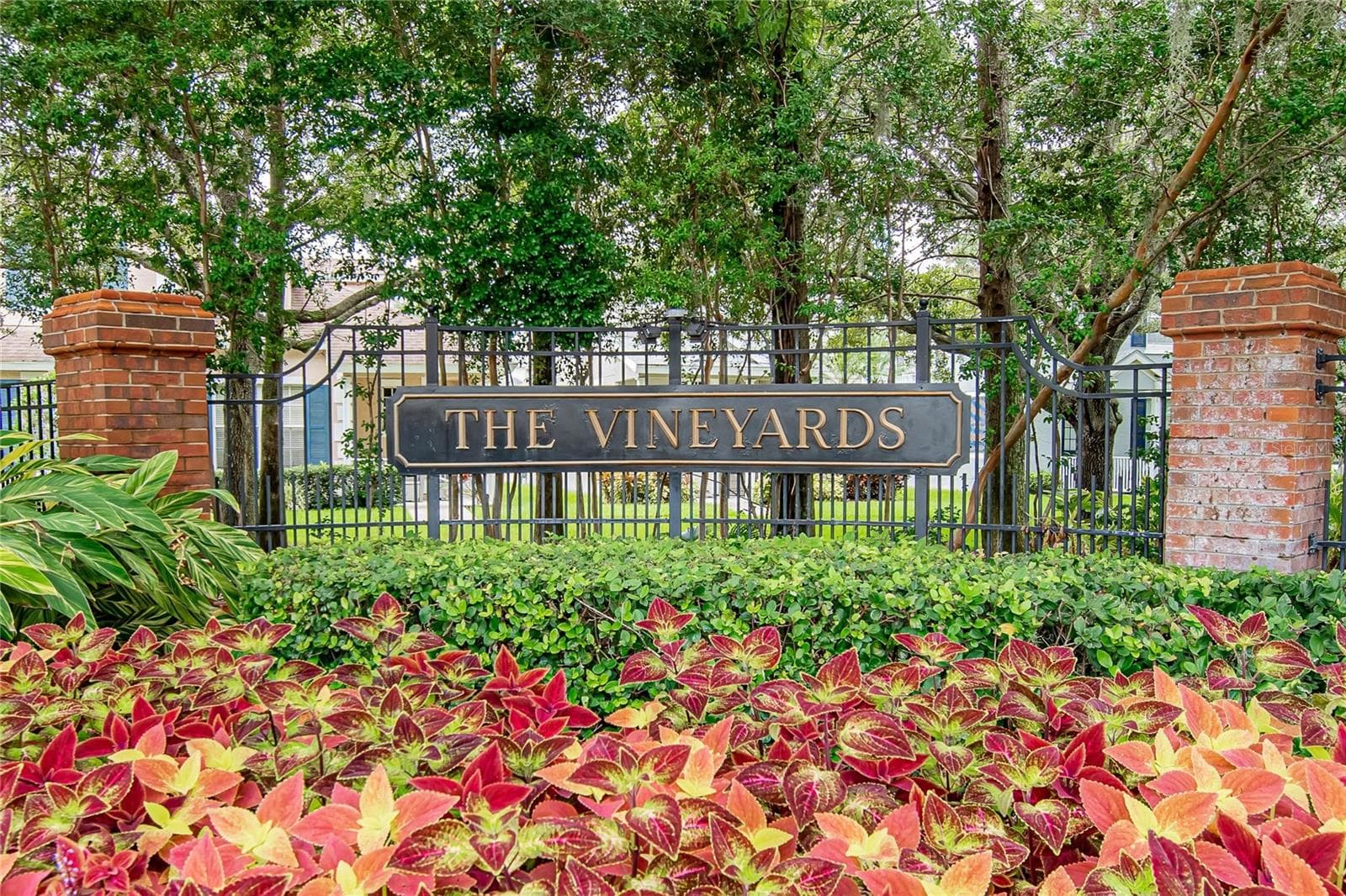 Welcoming entrance to The Vineyards at Westchase. - 10807 SIERRA VISTA PL, TAMPA