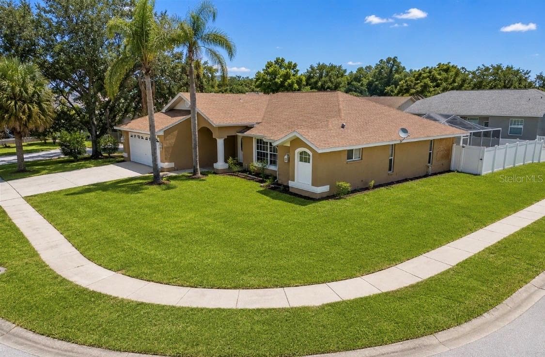 10149 BRIAR CIR