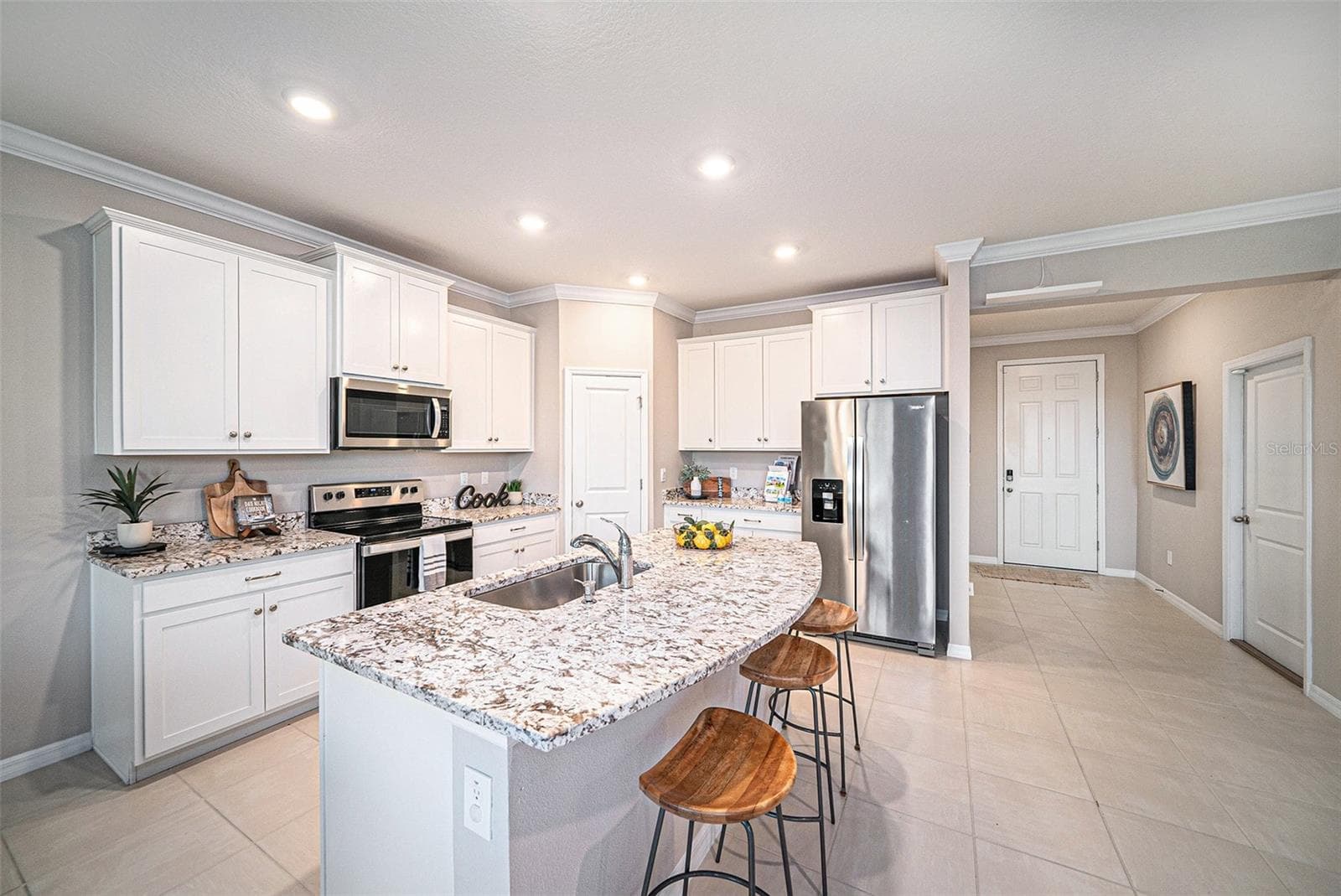 Single Family Residence at 5430 THISTLE FIELD CT, WESLEY CHAPEL, photo 8 of 48