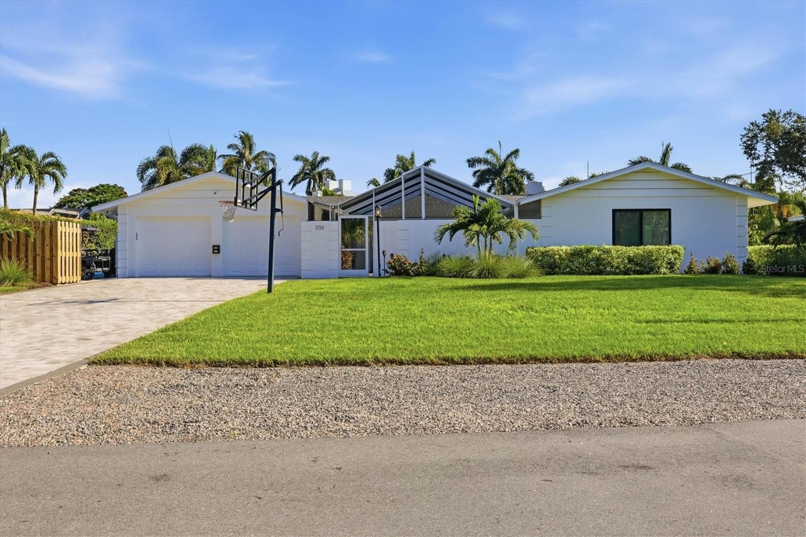 Single Family Residence at 1761 SANDALWOOD DR, SARASOTA, photo 4 of 81