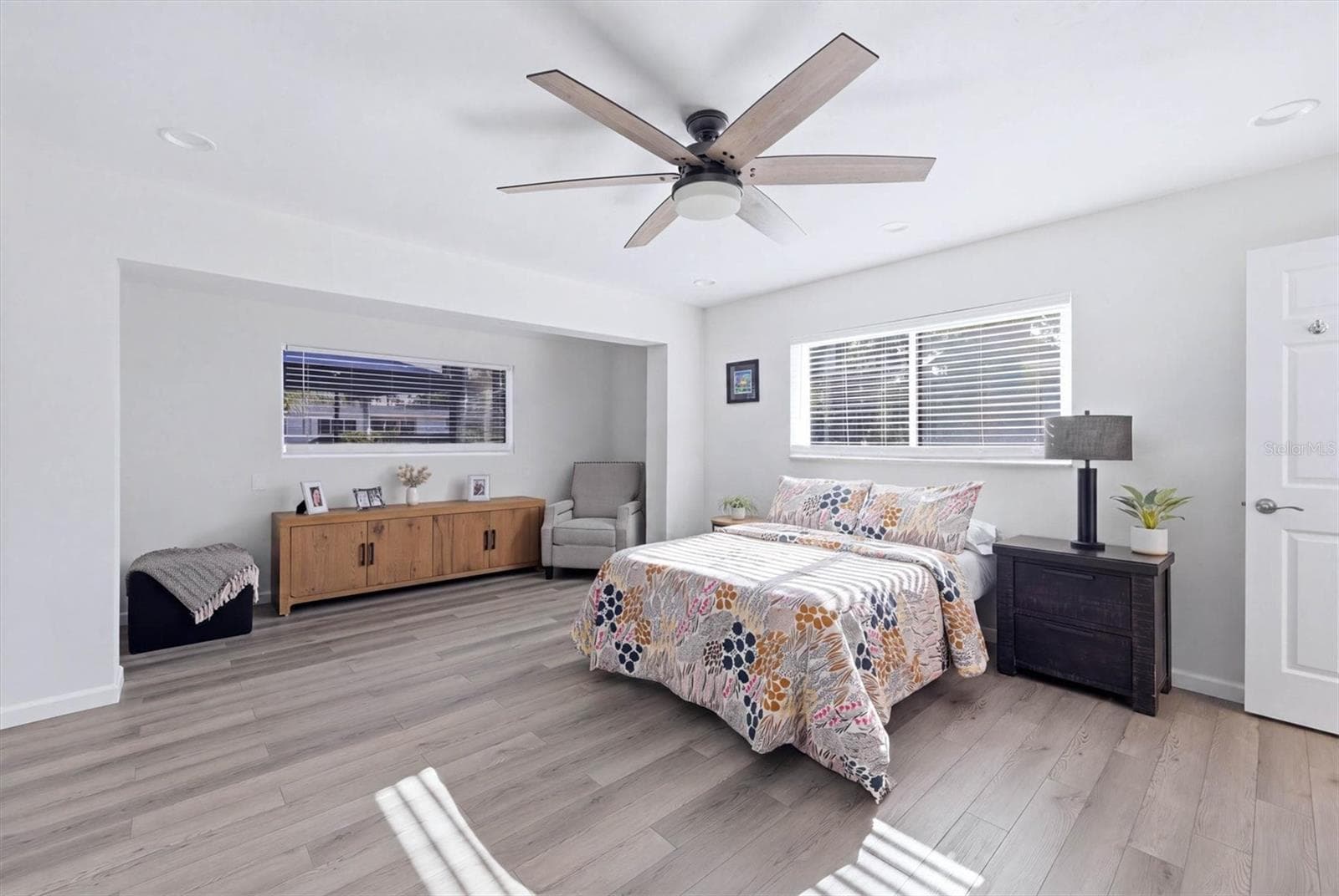 Single Family Residence at 1761 SANDALWOOD DR, SARASOTA, photo 22 of 81