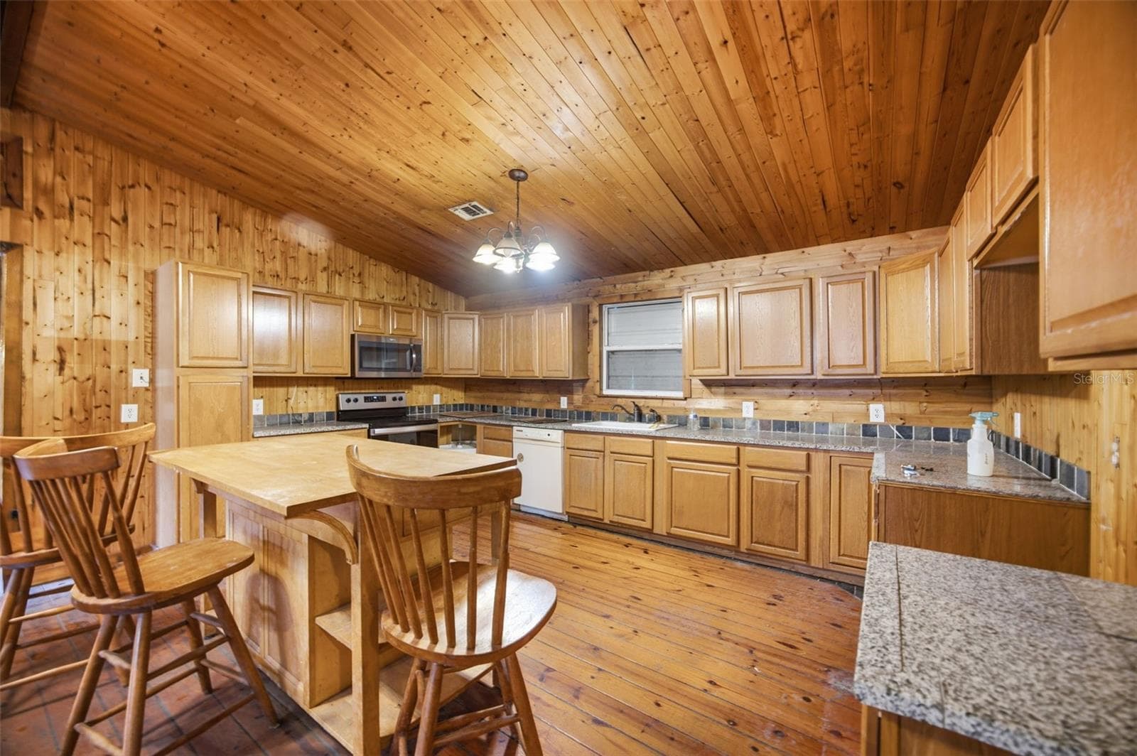 Single Family Residence at 1810 BLAND WAY, DOVER, photo 14 of 69