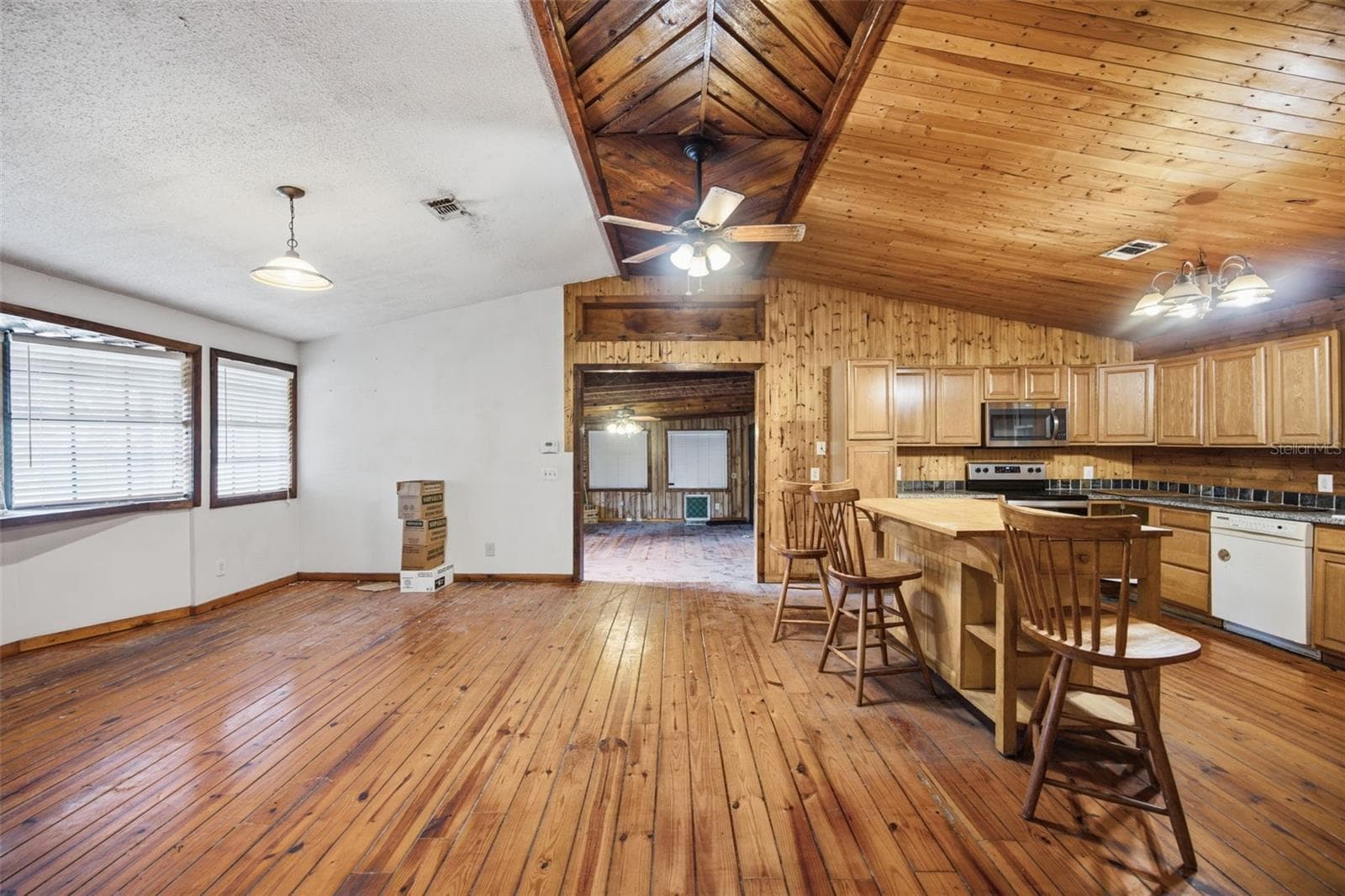 Single Family Residence at 1810 BLAND WAY, DOVER, photo 15 of 69