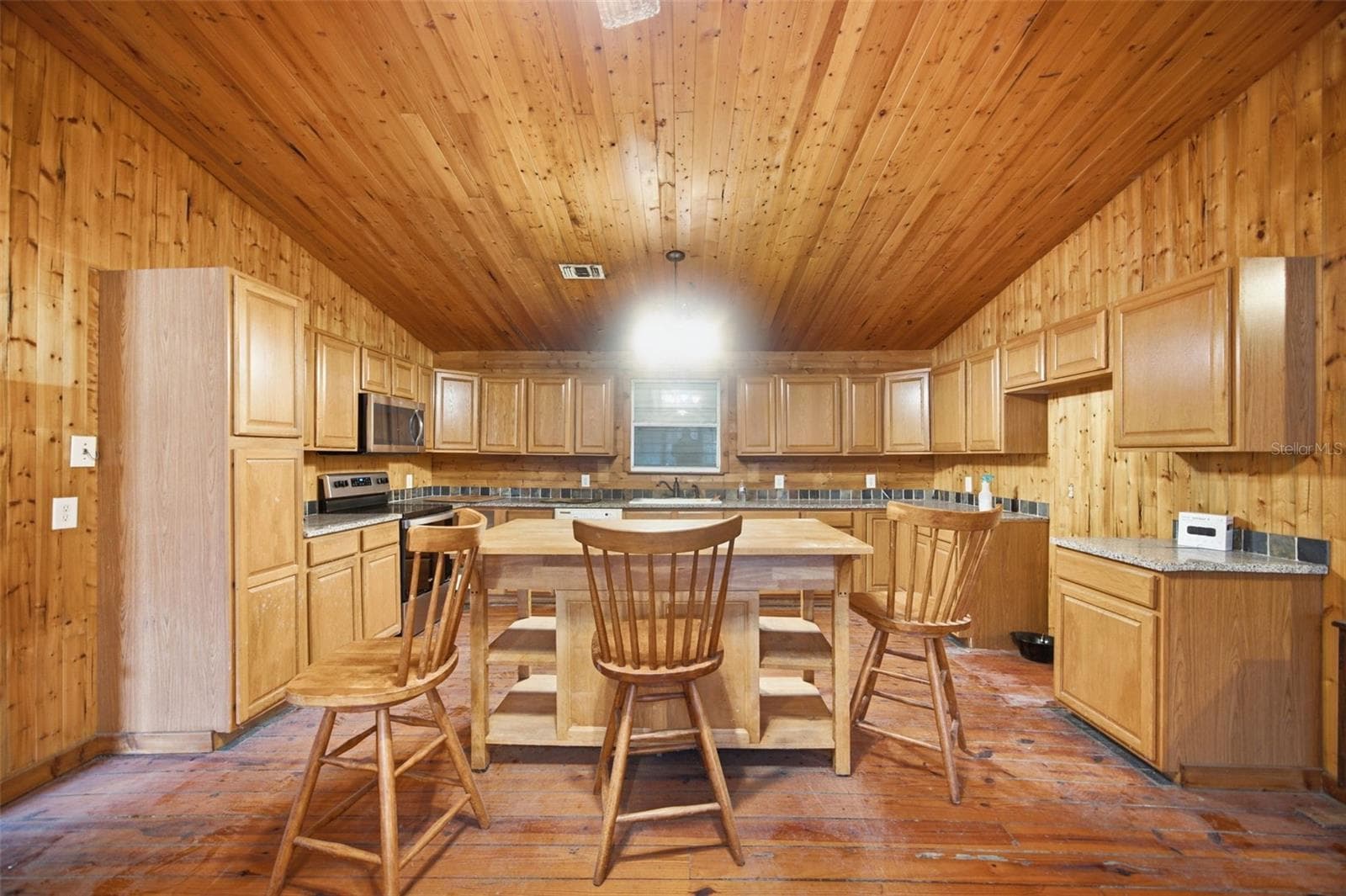 Single Family Residence at 1810 BLAND WAY, DOVER, photo 24 of 69