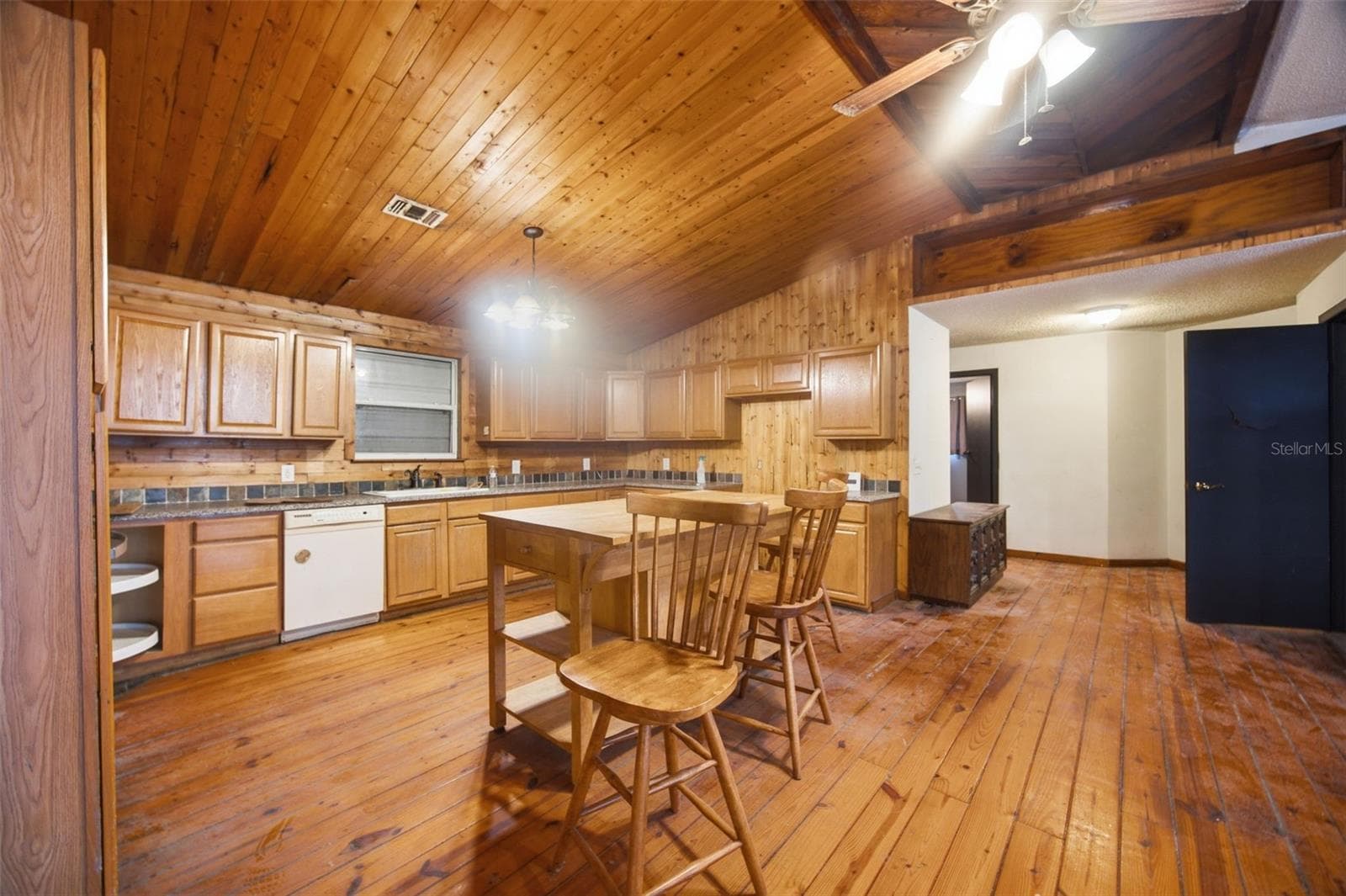 Single Family Residence at 1810 BLAND WAY, DOVER, photo 25 of 69