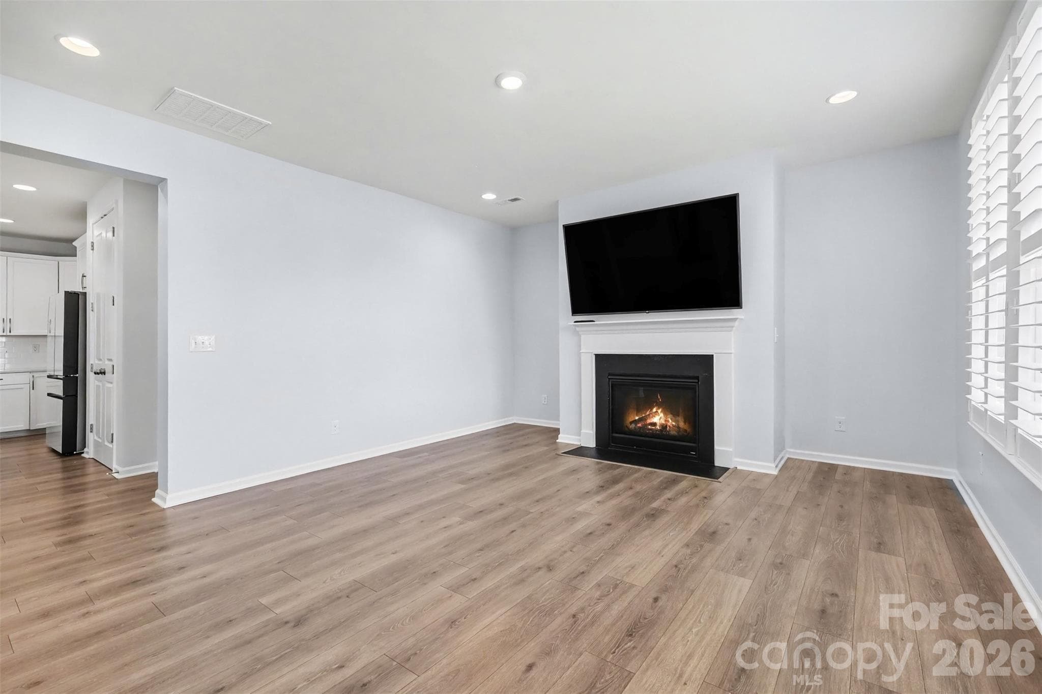 Single Family Residence at 8017 Creek Park Drive, Denver, photo 7 of 31