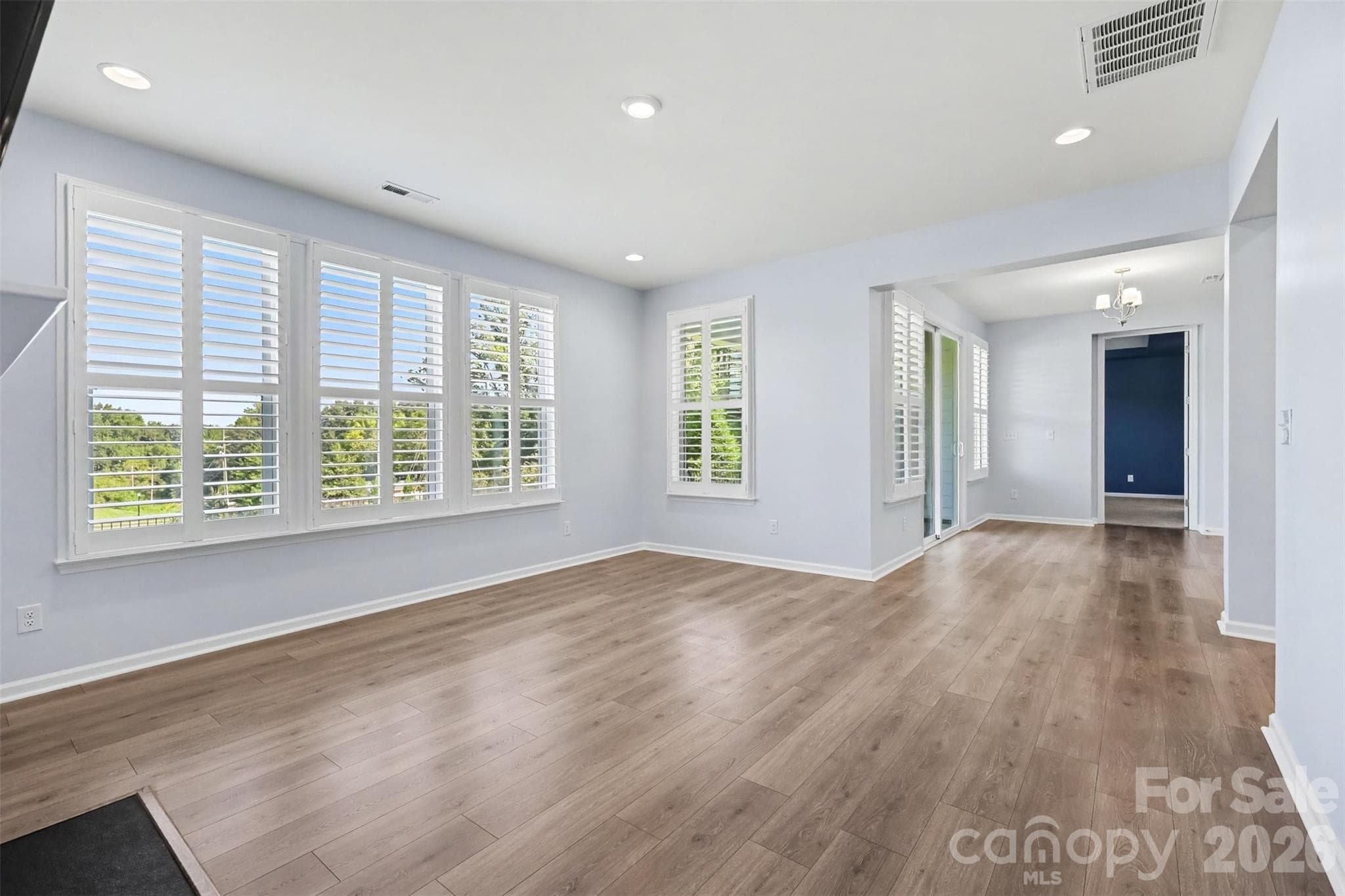 Single Family Residence at 8017 Creek Park Drive, Denver, photo 13 of 31