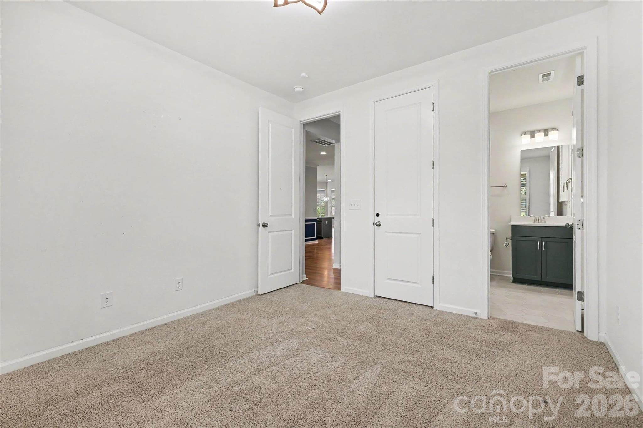 Single Family Residence at 8017 Creek Park Drive, Denver, photo 21 of 31