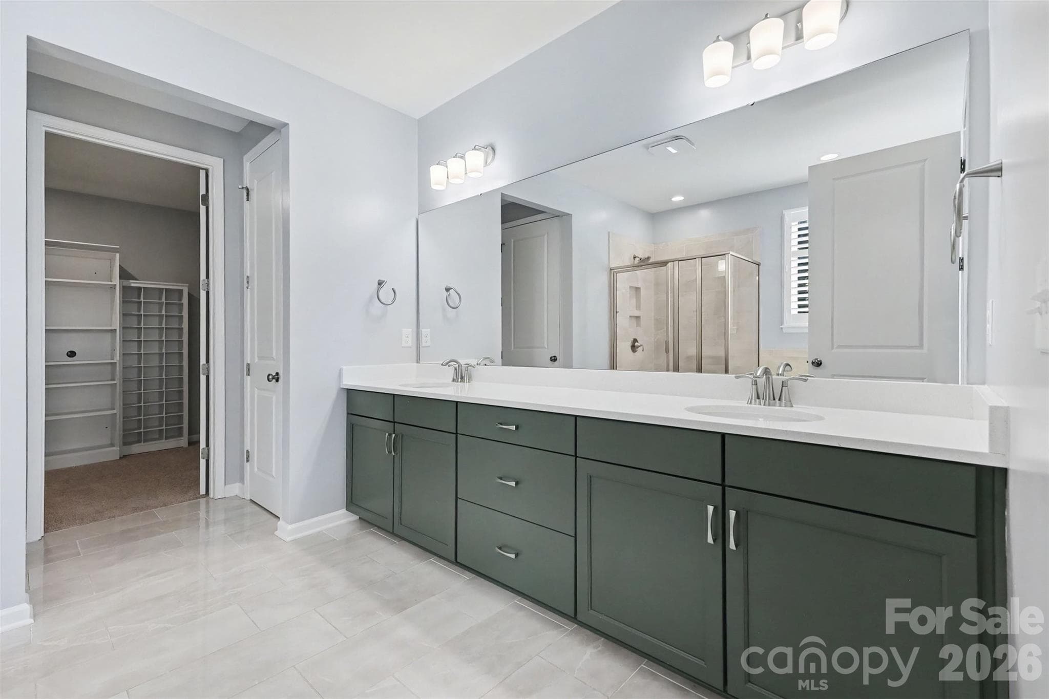 Single Family Residence at 8017 Creek Park Drive, Denver, photo 27 of 31