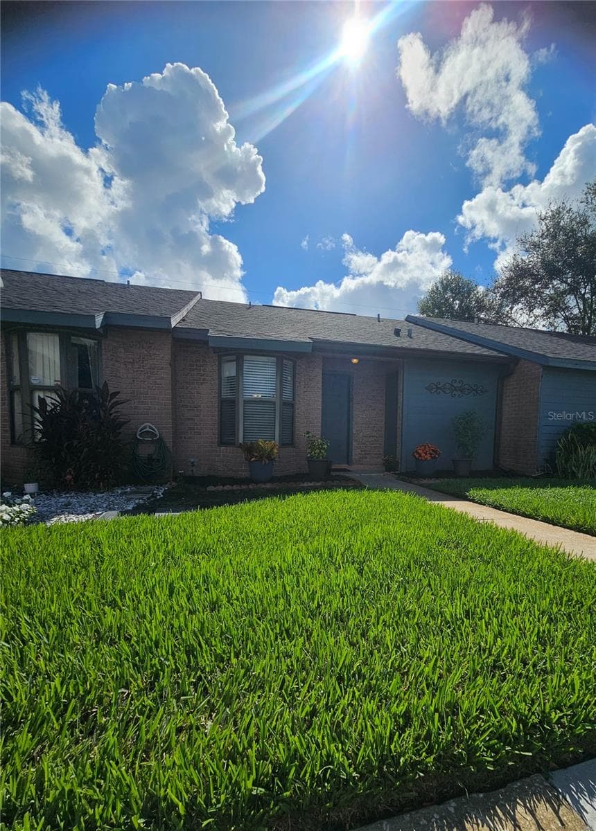2510 KING OAK CIR