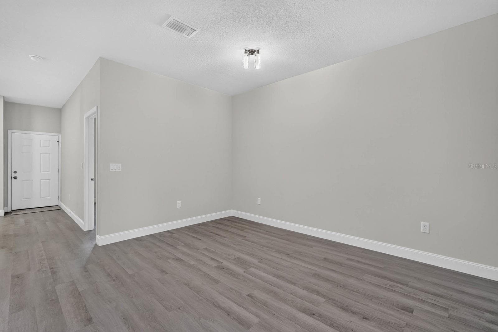 Single Family Residence at 757 INDIANA ST, DAYTONA BEACH, photo 12 of 41