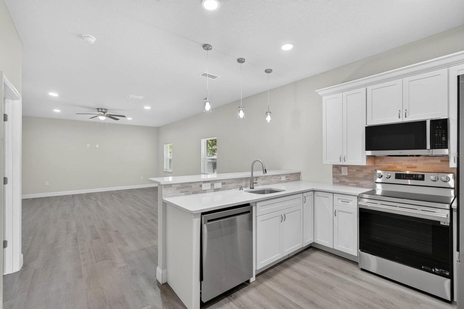 Single Family Residence at 757 INDIANA ST, DAYTONA BEACH, photo 14 of 41