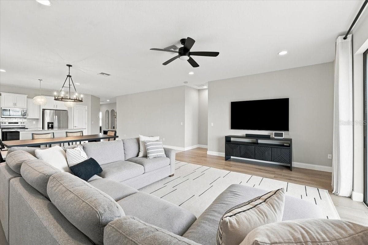 Single Family Residence at 9113 GRANT LINE LN, RIVERVIEW, photo 6 of 53