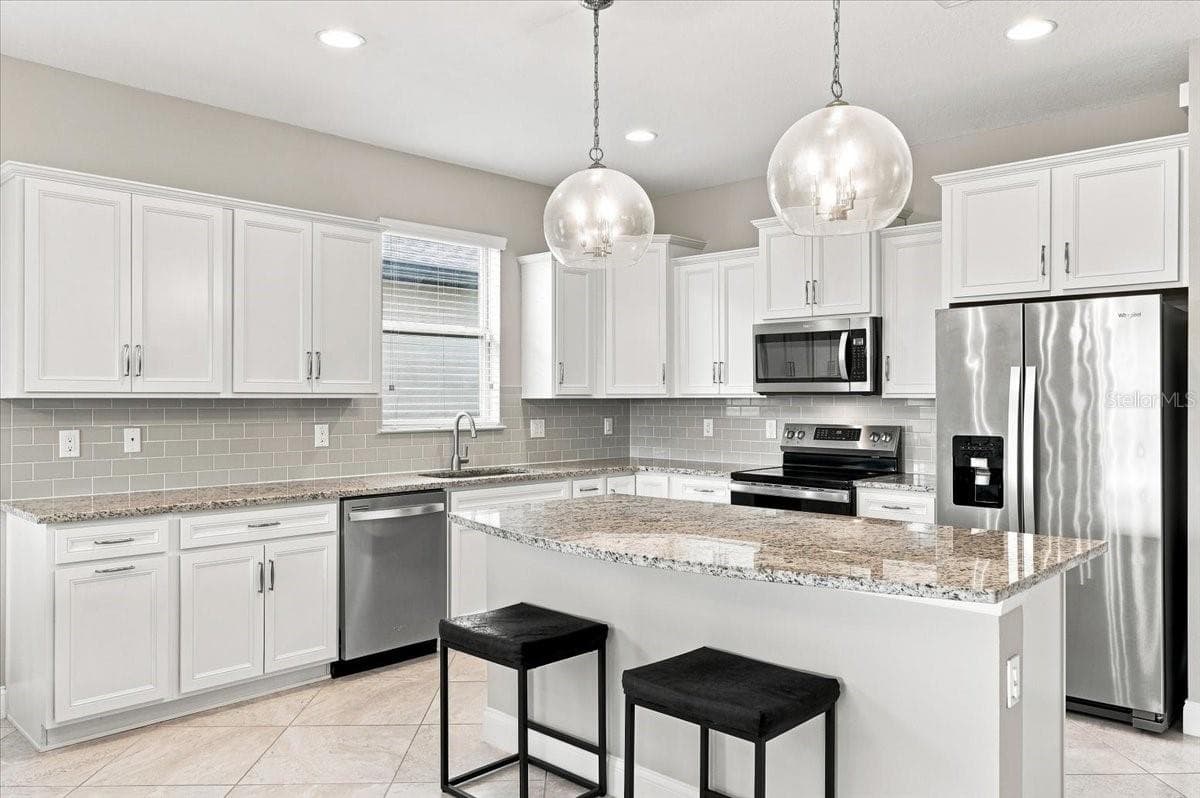 Single Family Residence at 9113 GRANT LINE LN, RIVERVIEW, photo 8 of 53