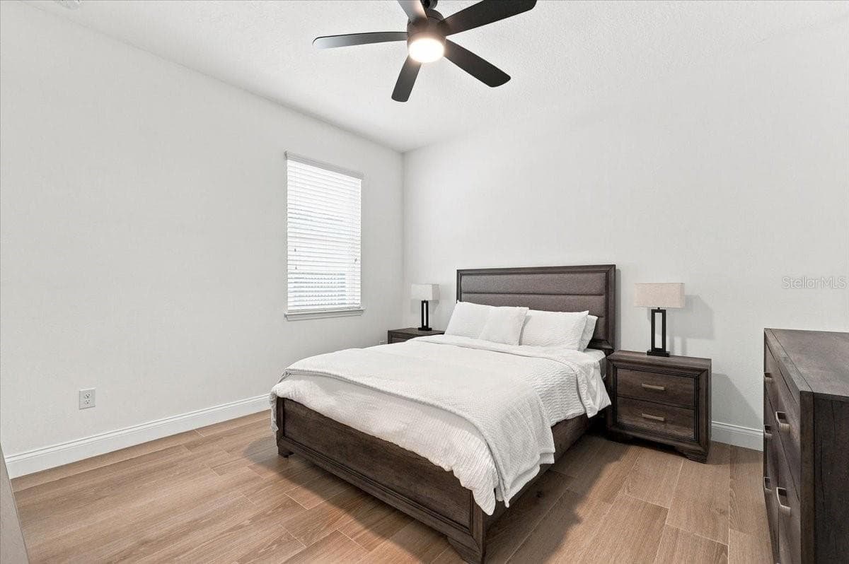 Single Family Residence at 9113 GRANT LINE LN, RIVERVIEW, photo 24 of 53