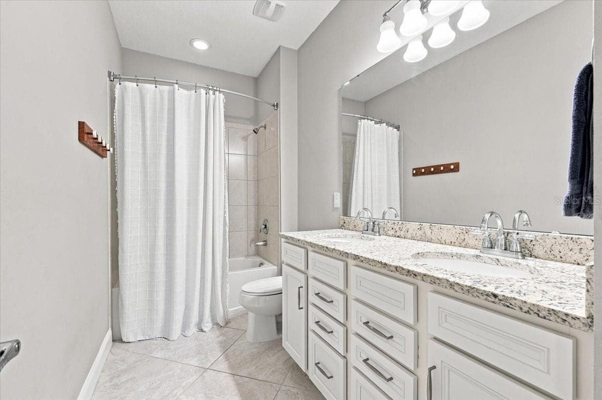 Single Family Residence at 9113 GRANT LINE LN, RIVERVIEW, photo 26 of 53