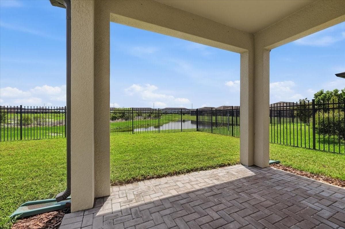 Single Family Residence at 9113 GRANT LINE LN, RIVERVIEW, photo 33 of 53