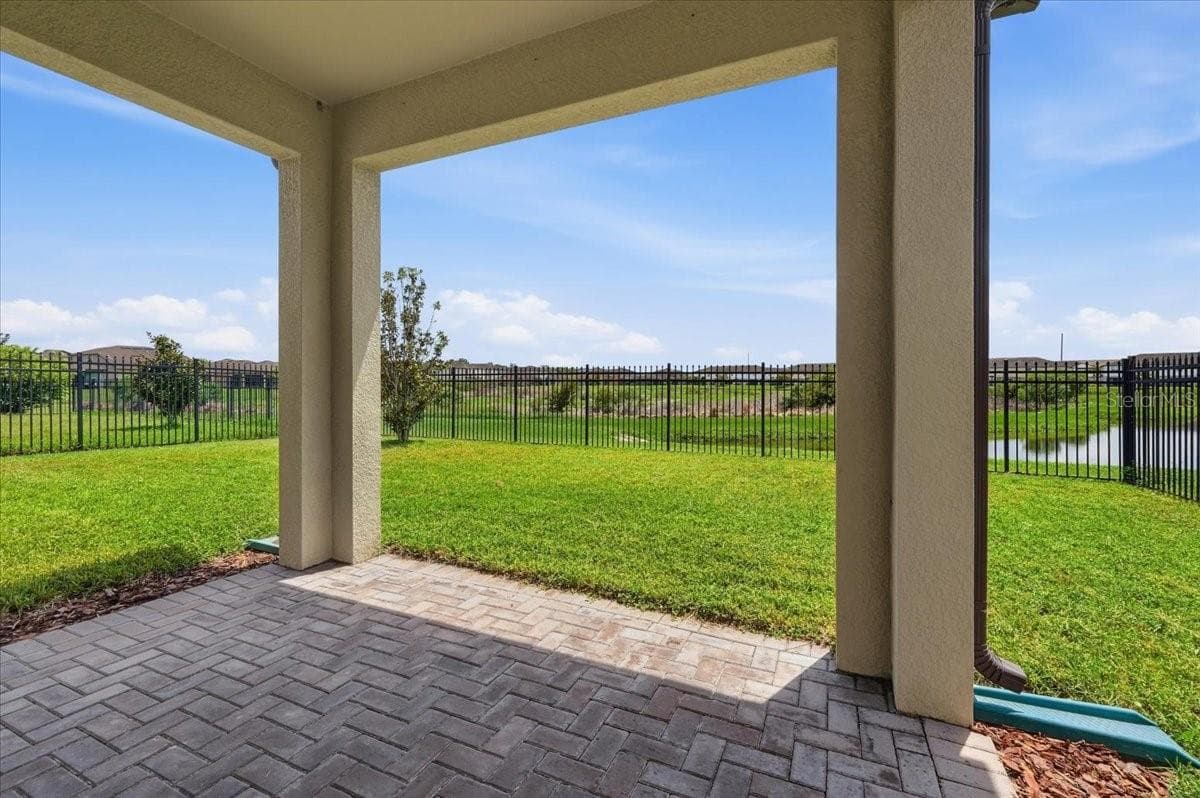 Single Family Residence at 9113 GRANT LINE LN, RIVERVIEW, photo 34 of 53