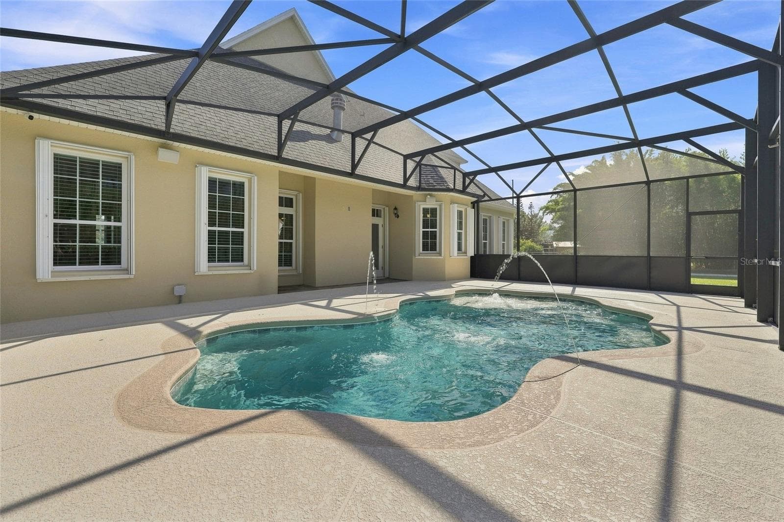 Pool with screen enclosure - 4441 DEER RUN RD, ST CLOUD