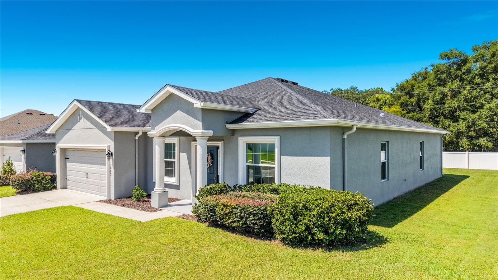 Single Family Residence at 1069 SANDPIPER LOOP, WINTER HAVEN, photo 4 of 59