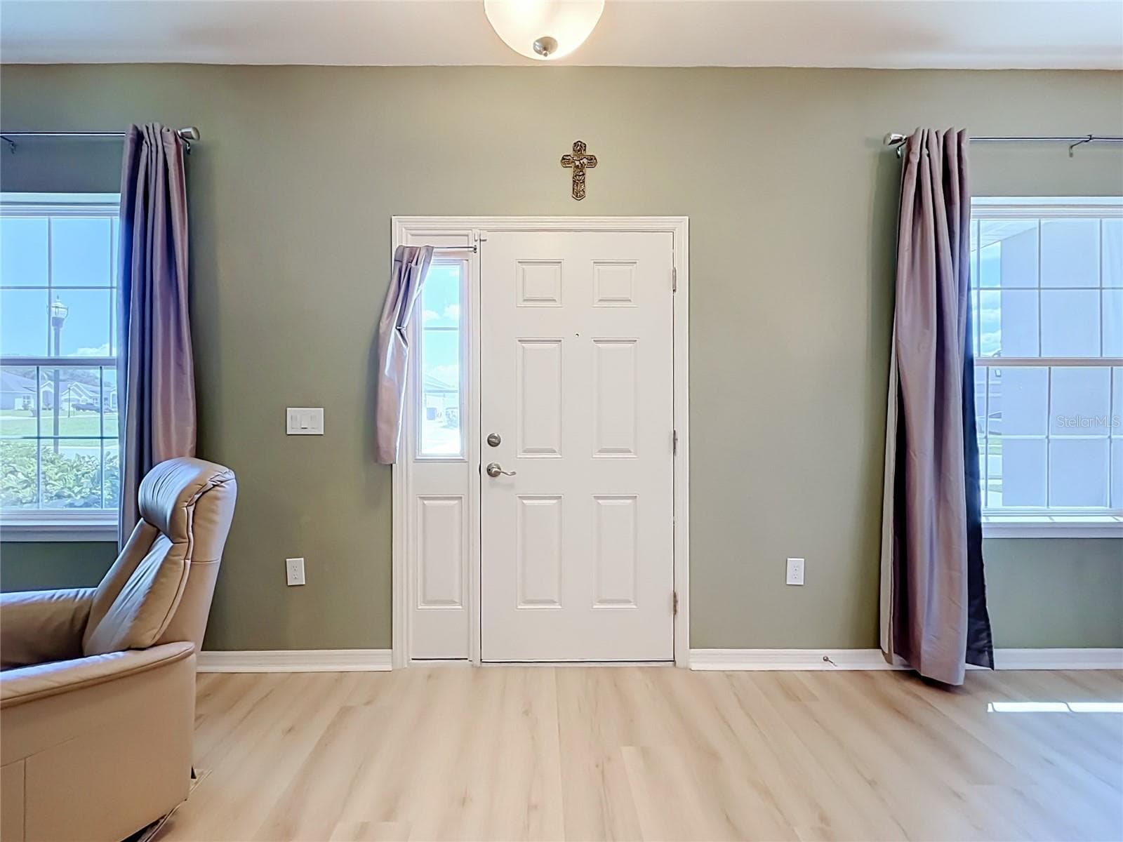 Single Family Residence at 1069 SANDPIPER LOOP, WINTER HAVEN, photo 7 of 59