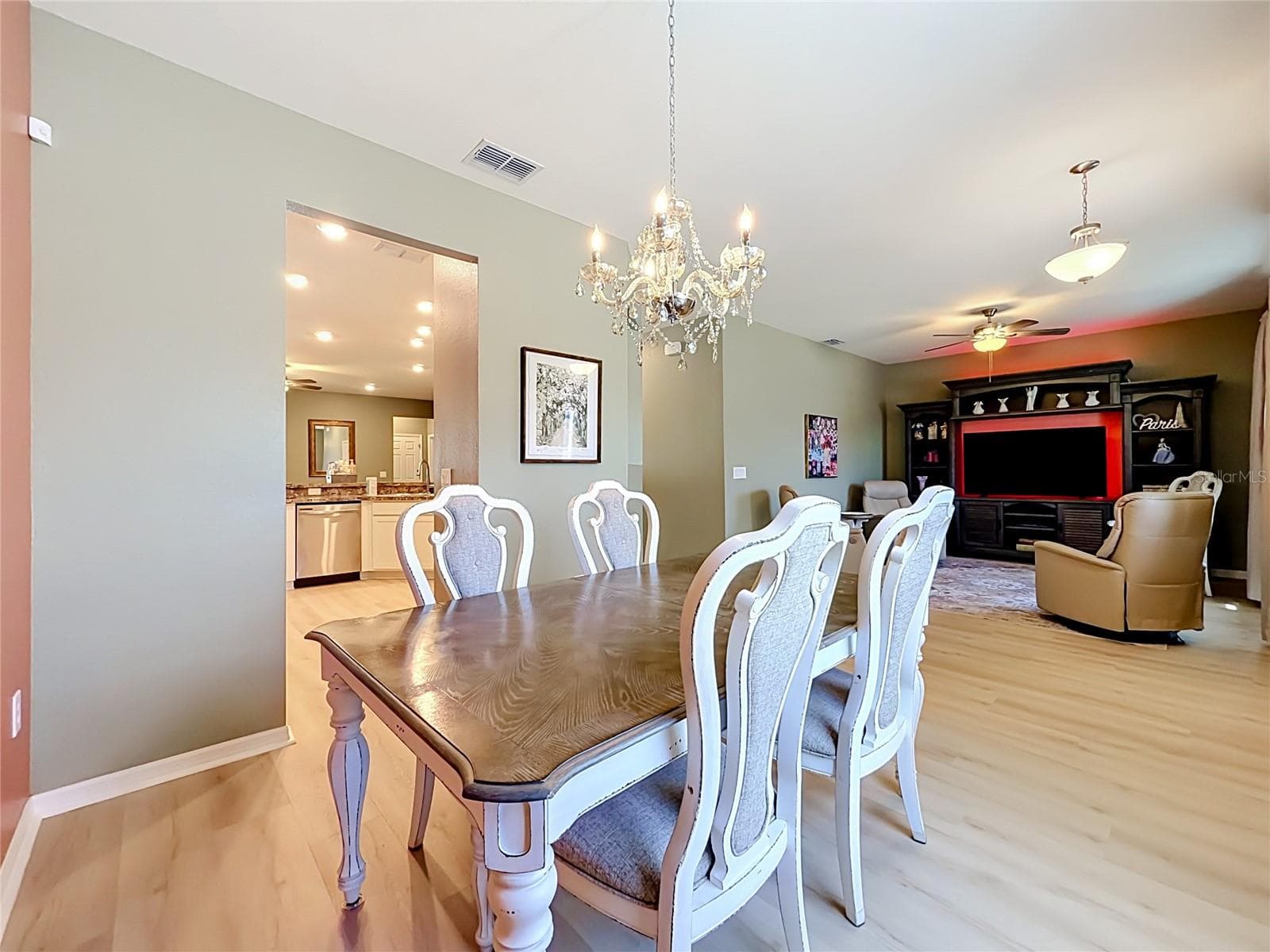 Single Family Residence at 1069 SANDPIPER LOOP, WINTER HAVEN, photo 14 of 59