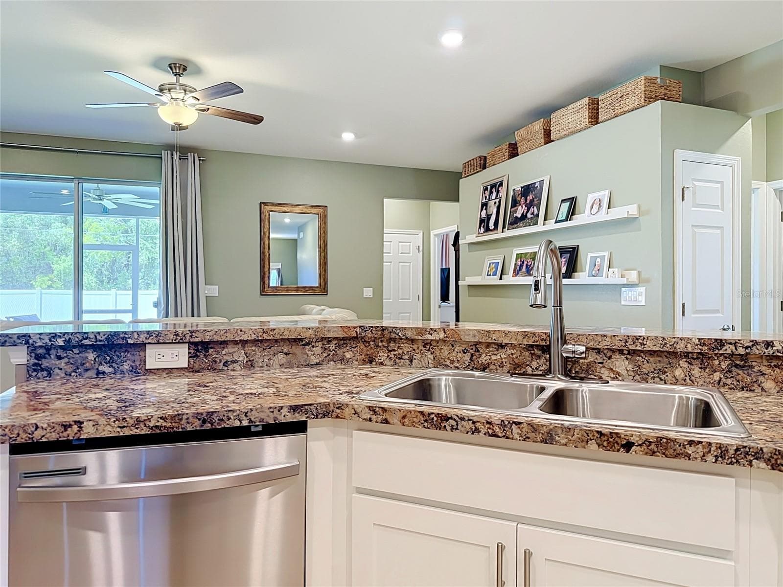Single Family Residence at 1069 SANDPIPER LOOP, WINTER HAVEN, photo 17 of 59