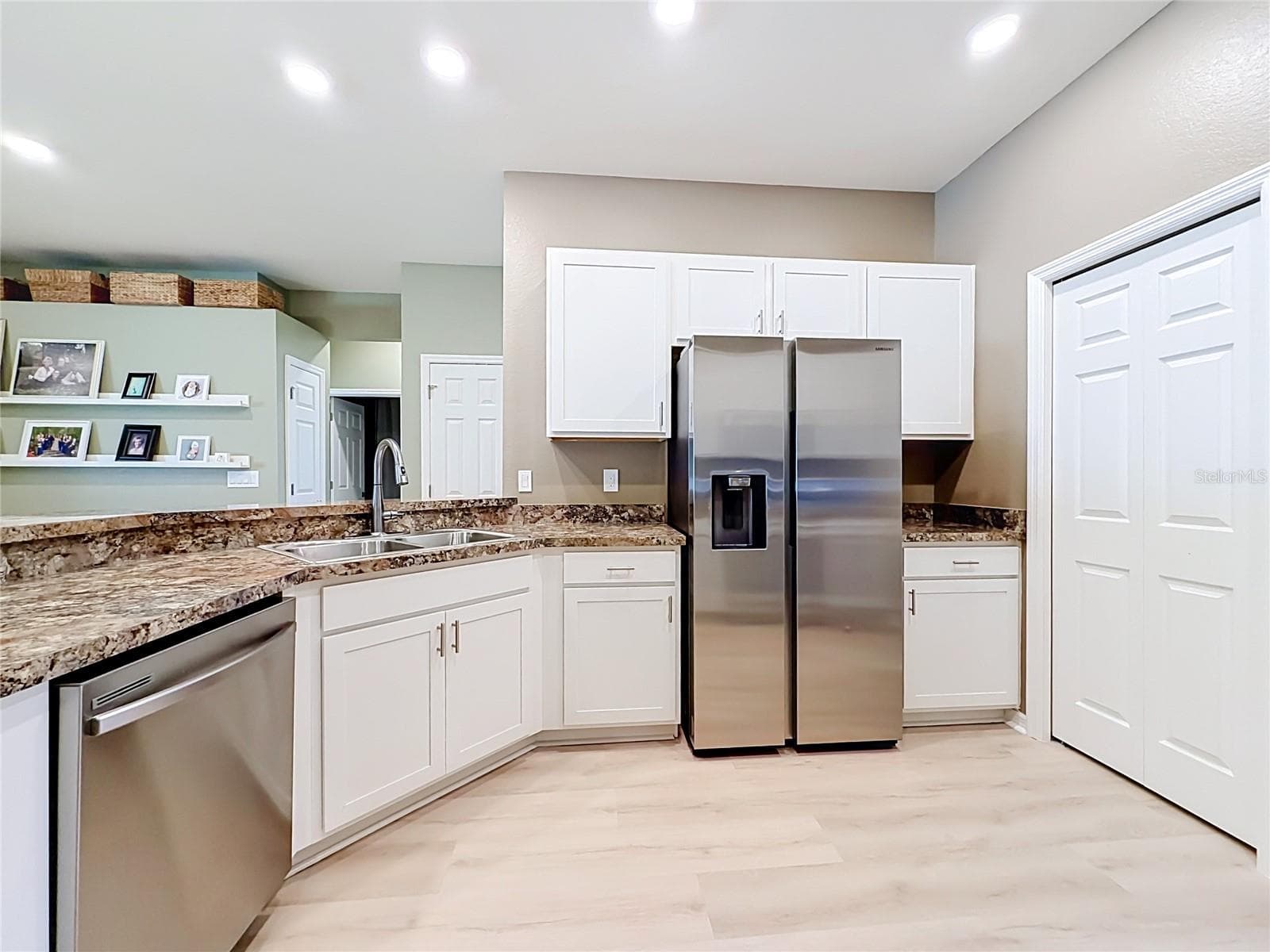 Single Family Residence at 1069 SANDPIPER LOOP, WINTER HAVEN, photo 18 of 59