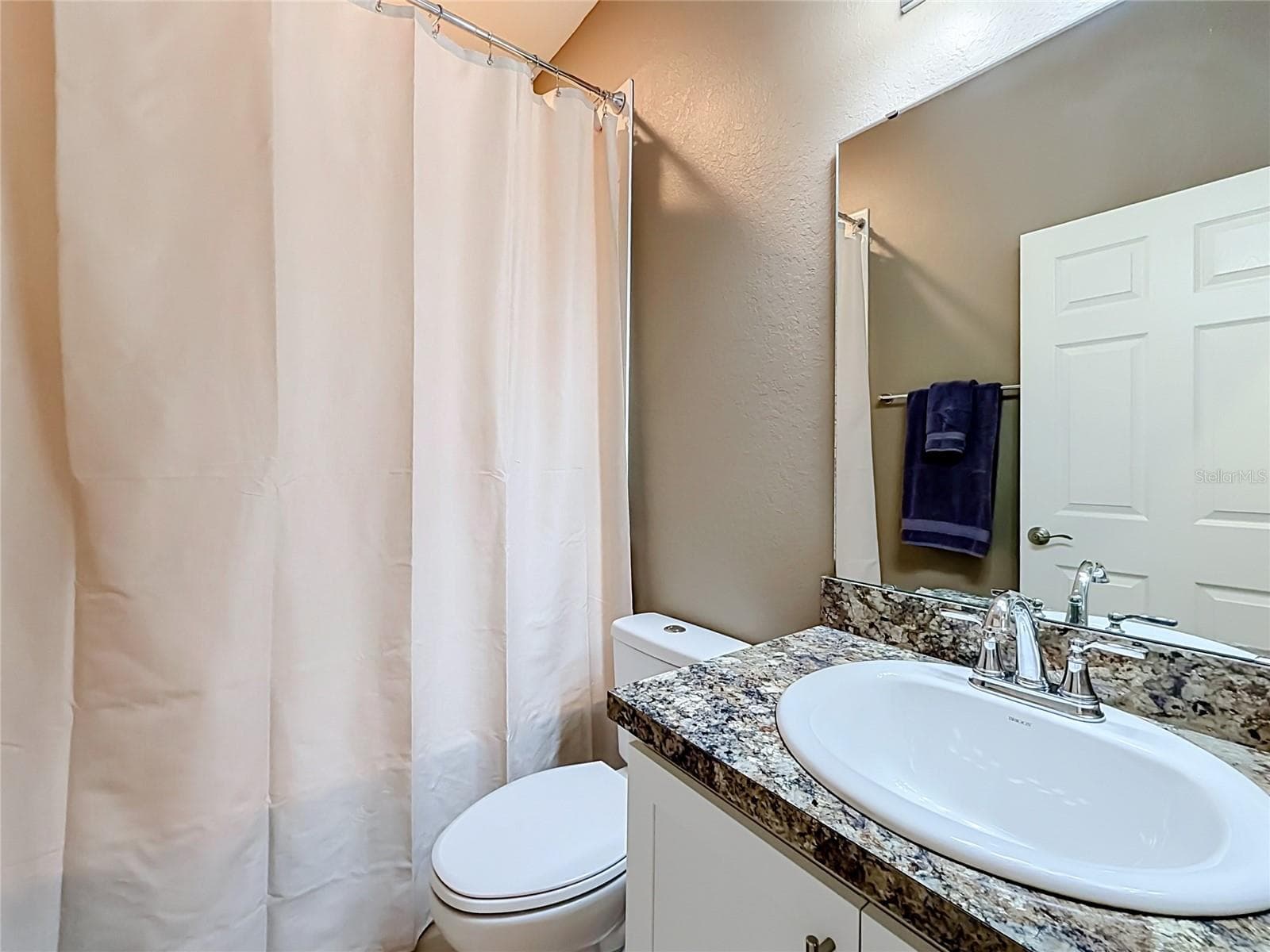 Single Family Residence at 1069 SANDPIPER LOOP, WINTER HAVEN, photo 23 of 59