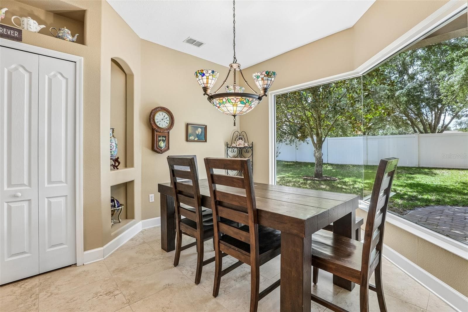 Light filled breakfast nook. - 2431 PONKAN SUMMIT DR, APOPKA
