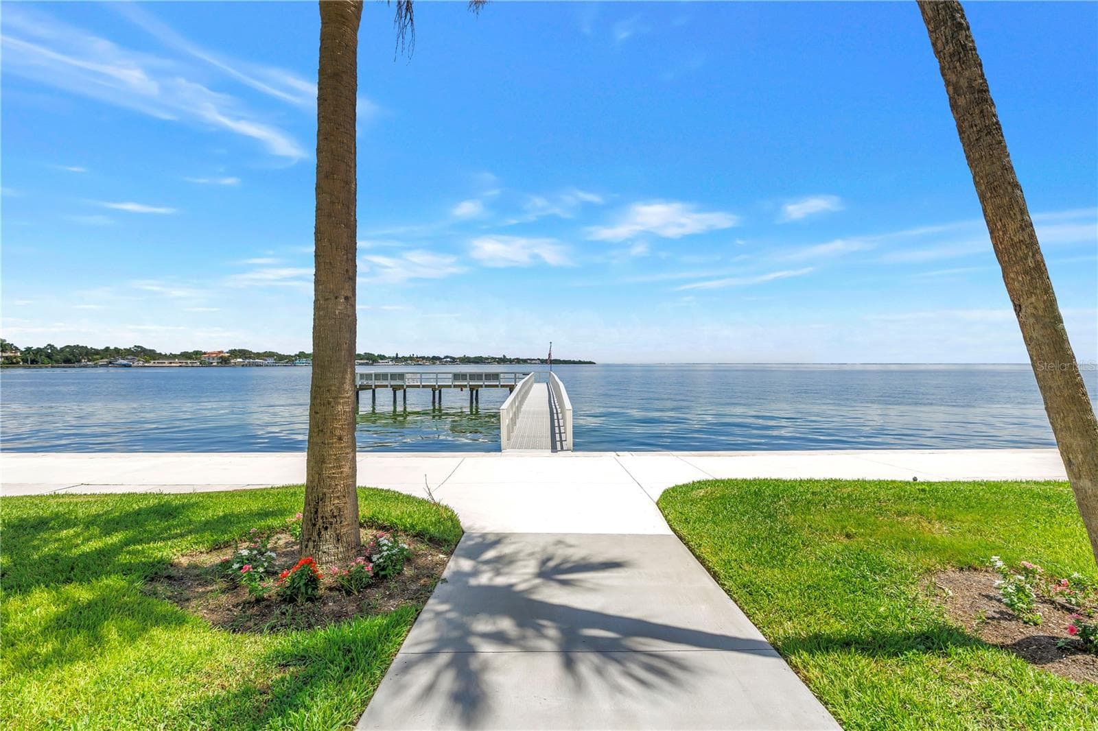 Fishing pier - 7200 SUNSHINE SKYWAY LN S #8B, ST PETERSBURG
