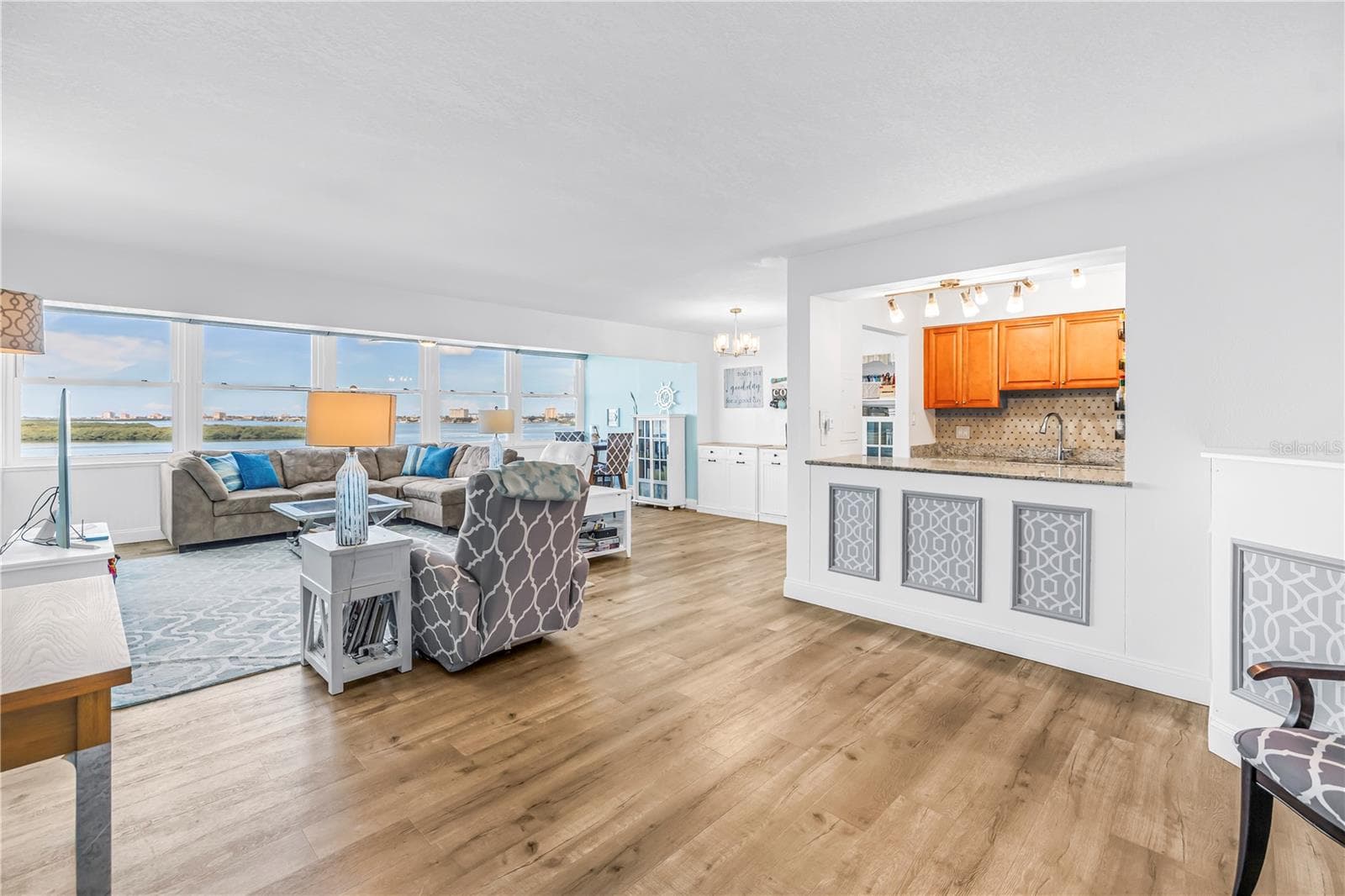 Open floor plan - 7200 SUNSHINE SKYWAY LN S #8B, ST PETERSBURG