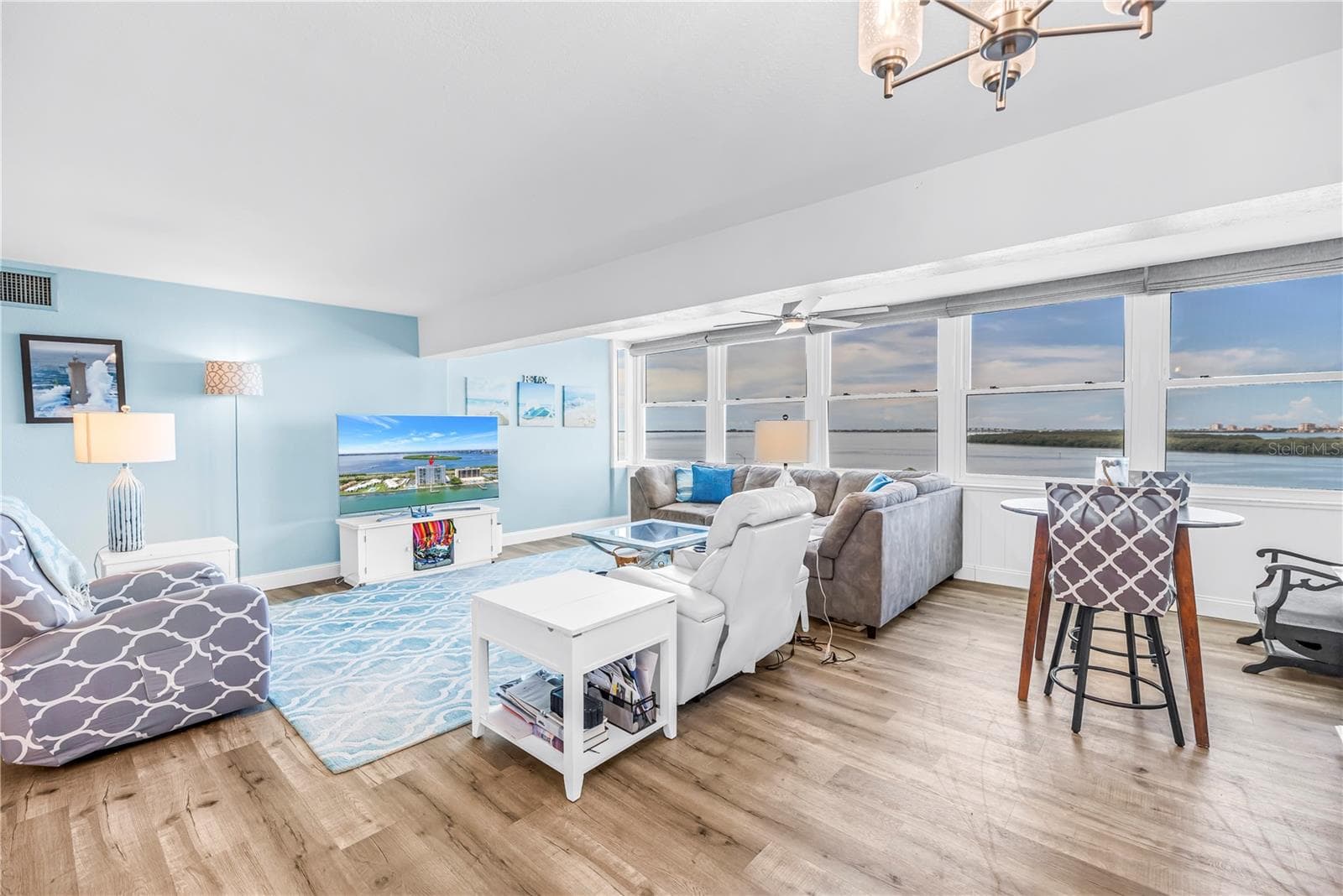 Living area - 7200 SUNSHINE SKYWAY LN S #8B, ST PETERSBURG